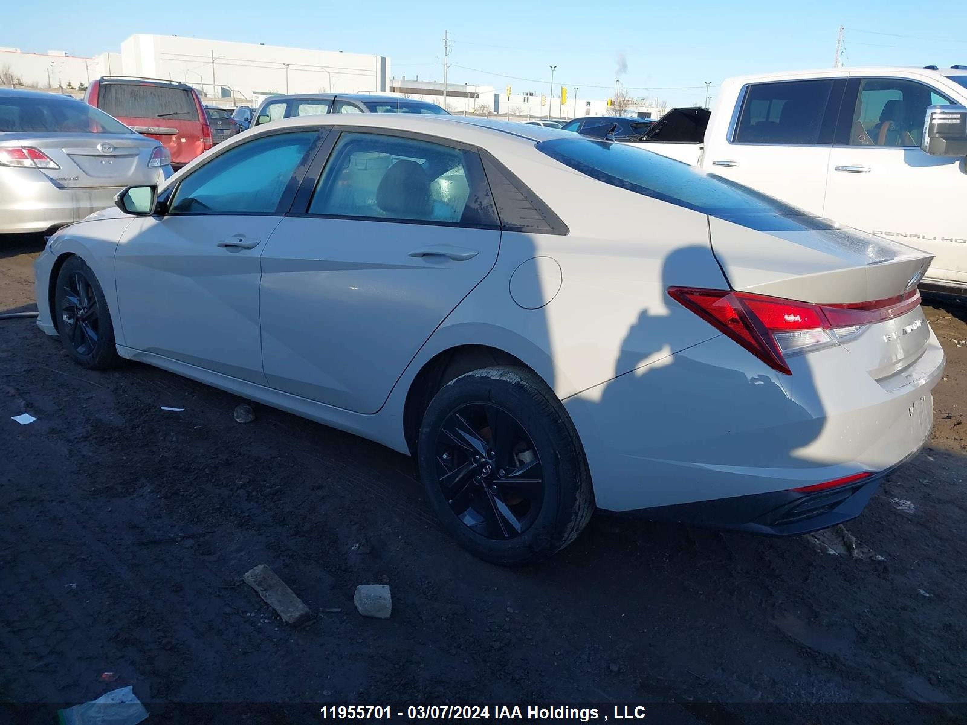 Photo 2 VIN: KMHLM4AG2NU318511 - HYUNDAI ELANTRA 