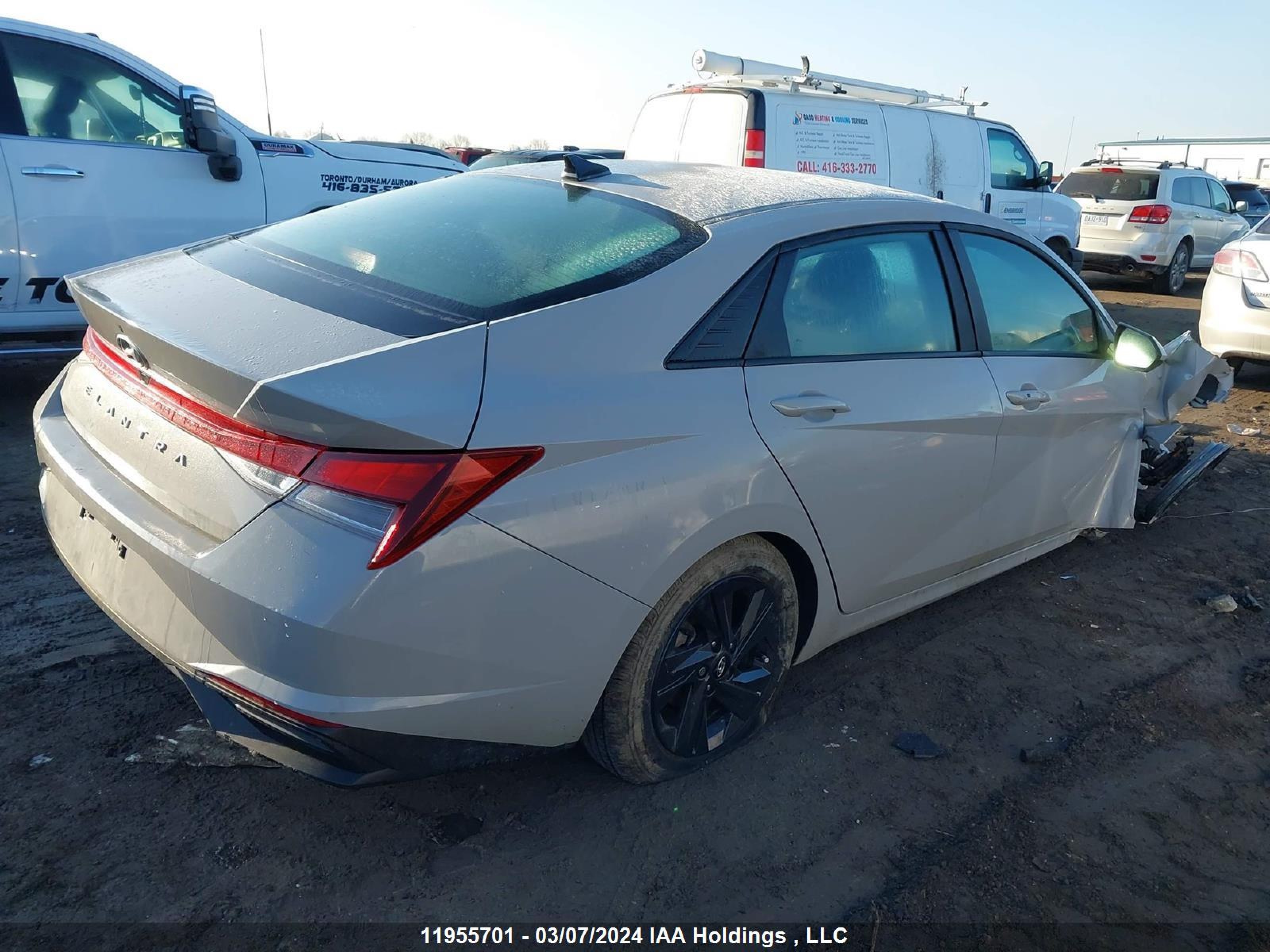 Photo 3 VIN: KMHLM4AG2NU318511 - HYUNDAI ELANTRA 