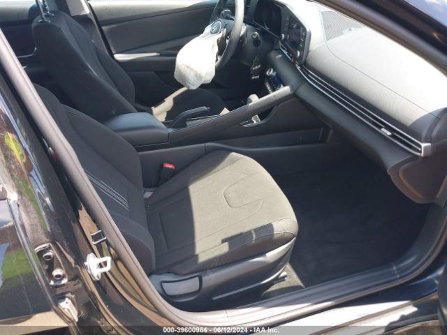 Photo 4 VIN: KMHLM4AG2PU440773 - HYUNDAI ELANTRA 