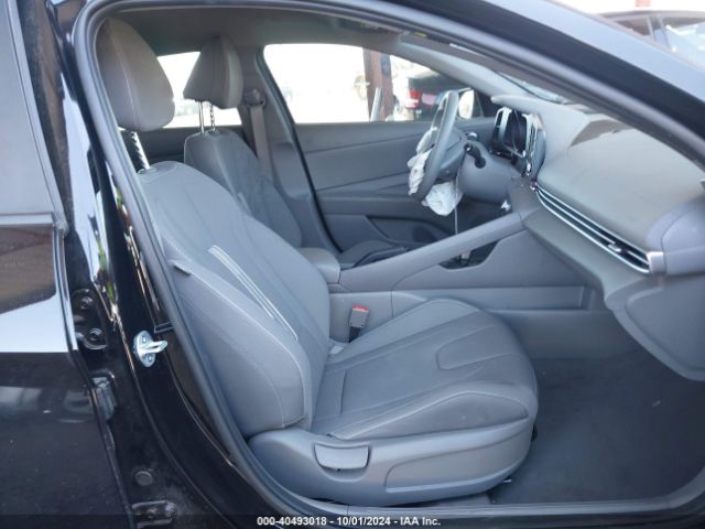 Photo 4 VIN: KMHLM4AG2PU465589 - HYUNDAI ELANTRA 