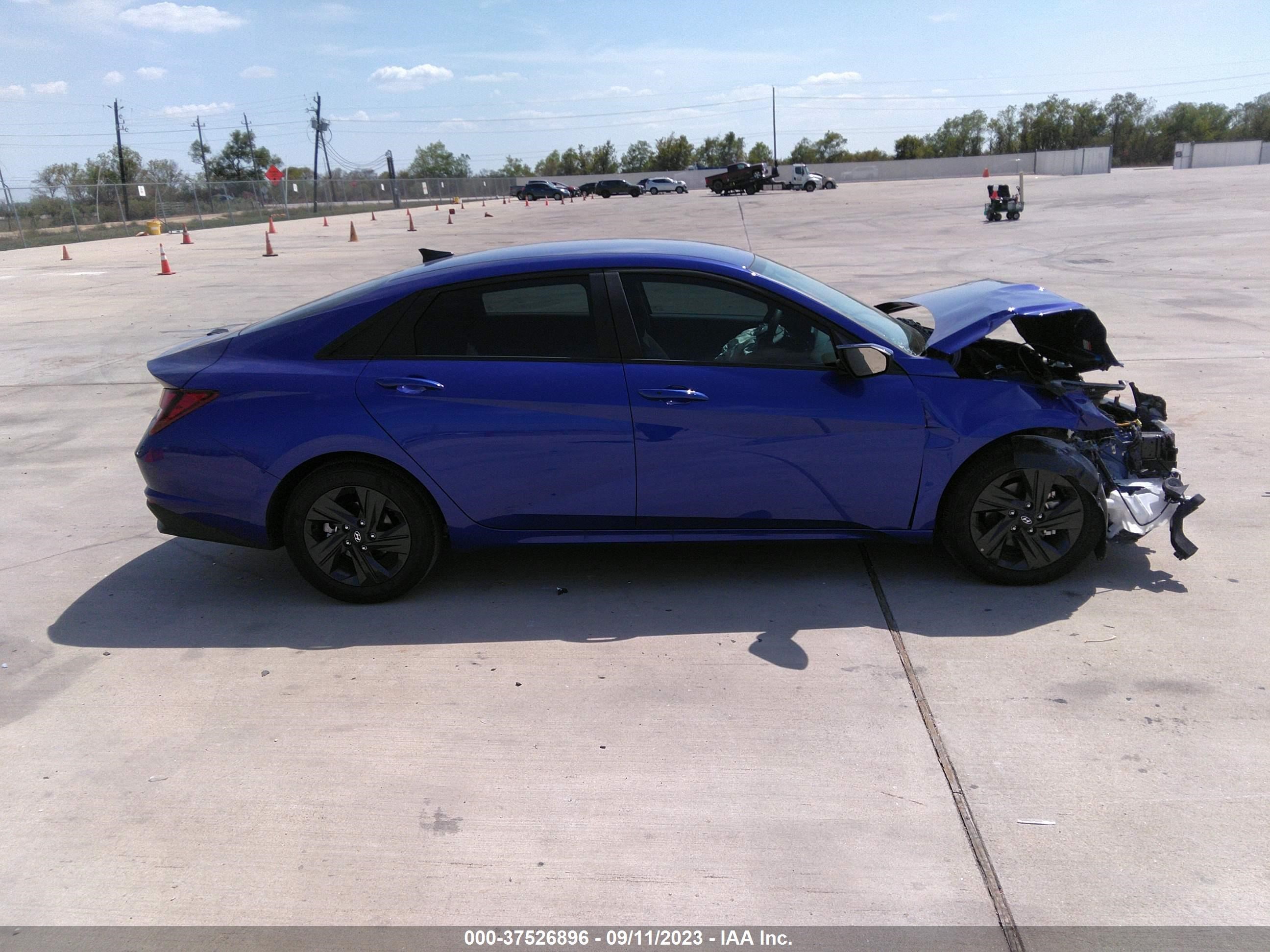 Photo 13 VIN: KMHLM4AG2PU475829 - HYUNDAI ELANTRA 