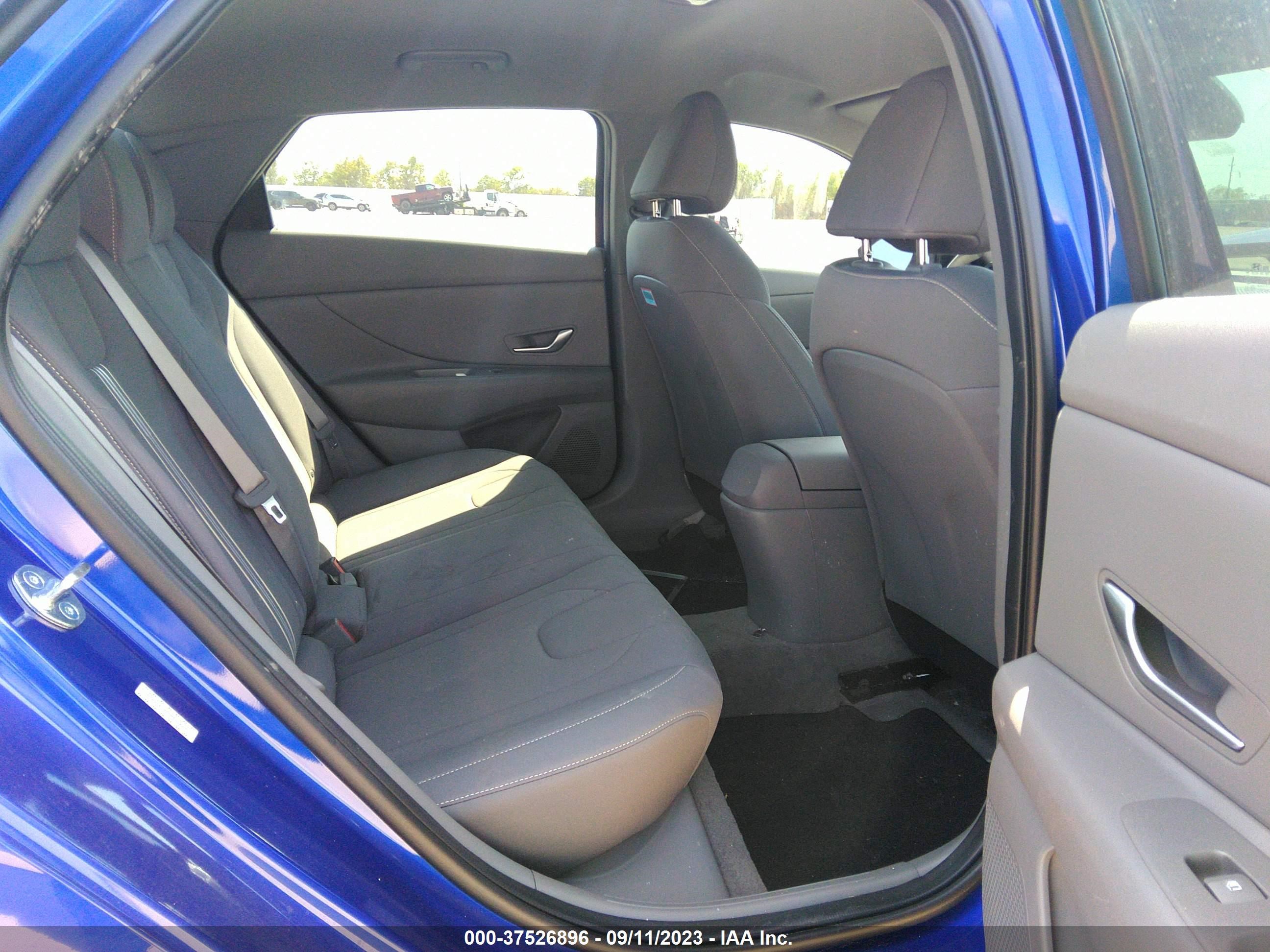 Photo 7 VIN: KMHLM4AG2PU475829 - HYUNDAI ELANTRA 