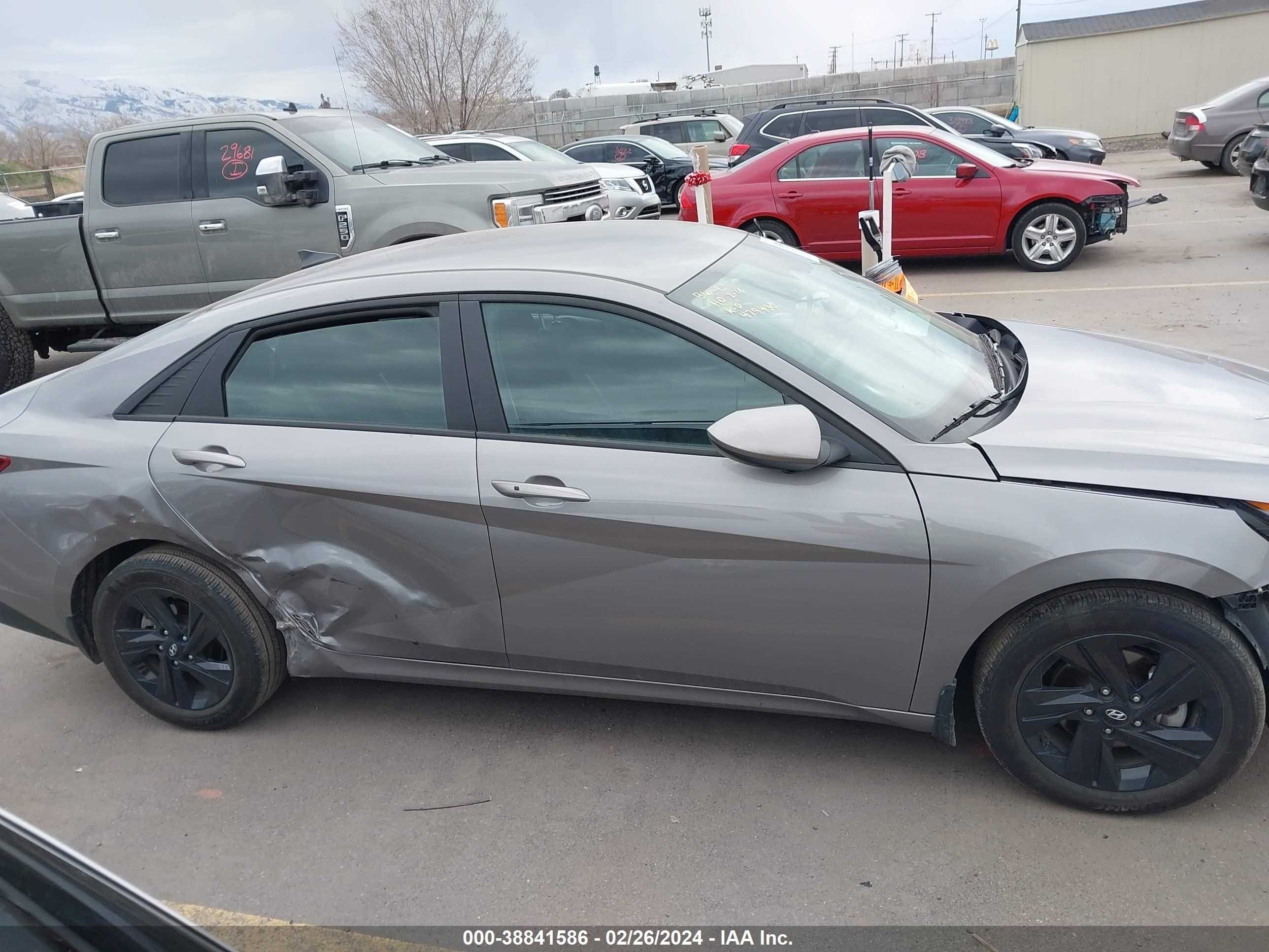 Photo 12 VIN: KMHLM4AG2PU479430 - HYUNDAI ELANTRA 