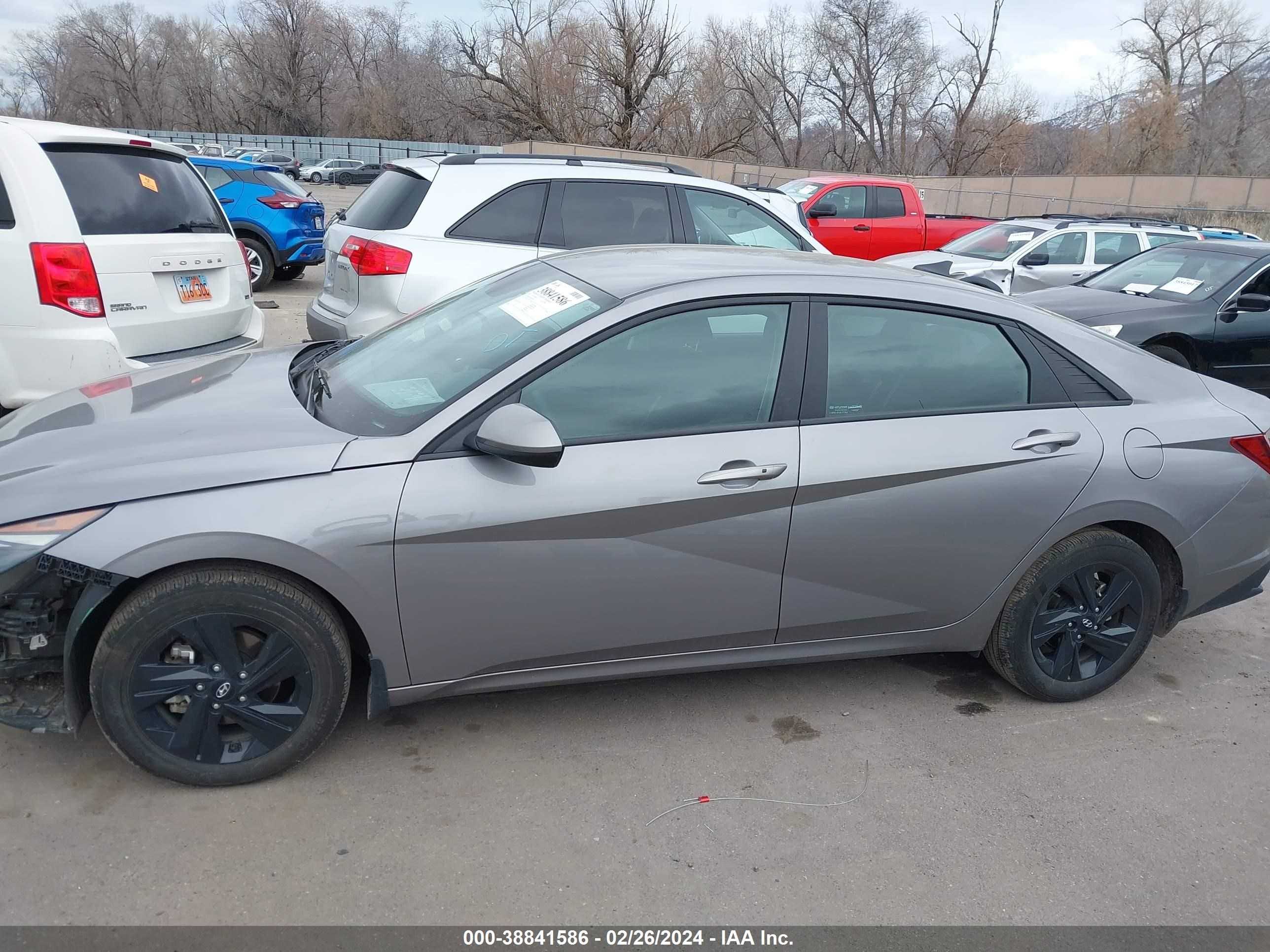 Photo 13 VIN: KMHLM4AG2PU479430 - HYUNDAI ELANTRA 