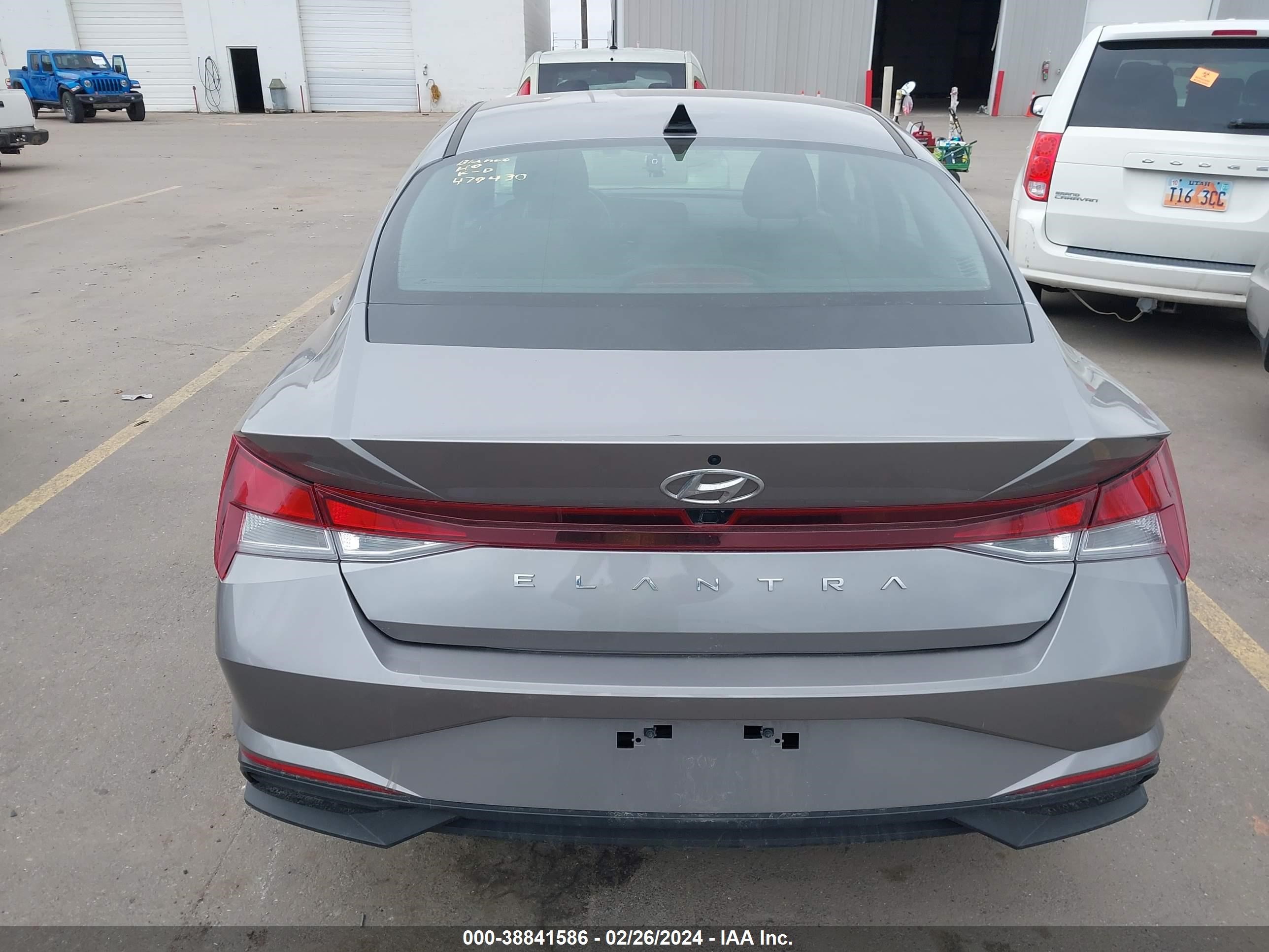 Photo 15 VIN: KMHLM4AG2PU479430 - HYUNDAI ELANTRA 