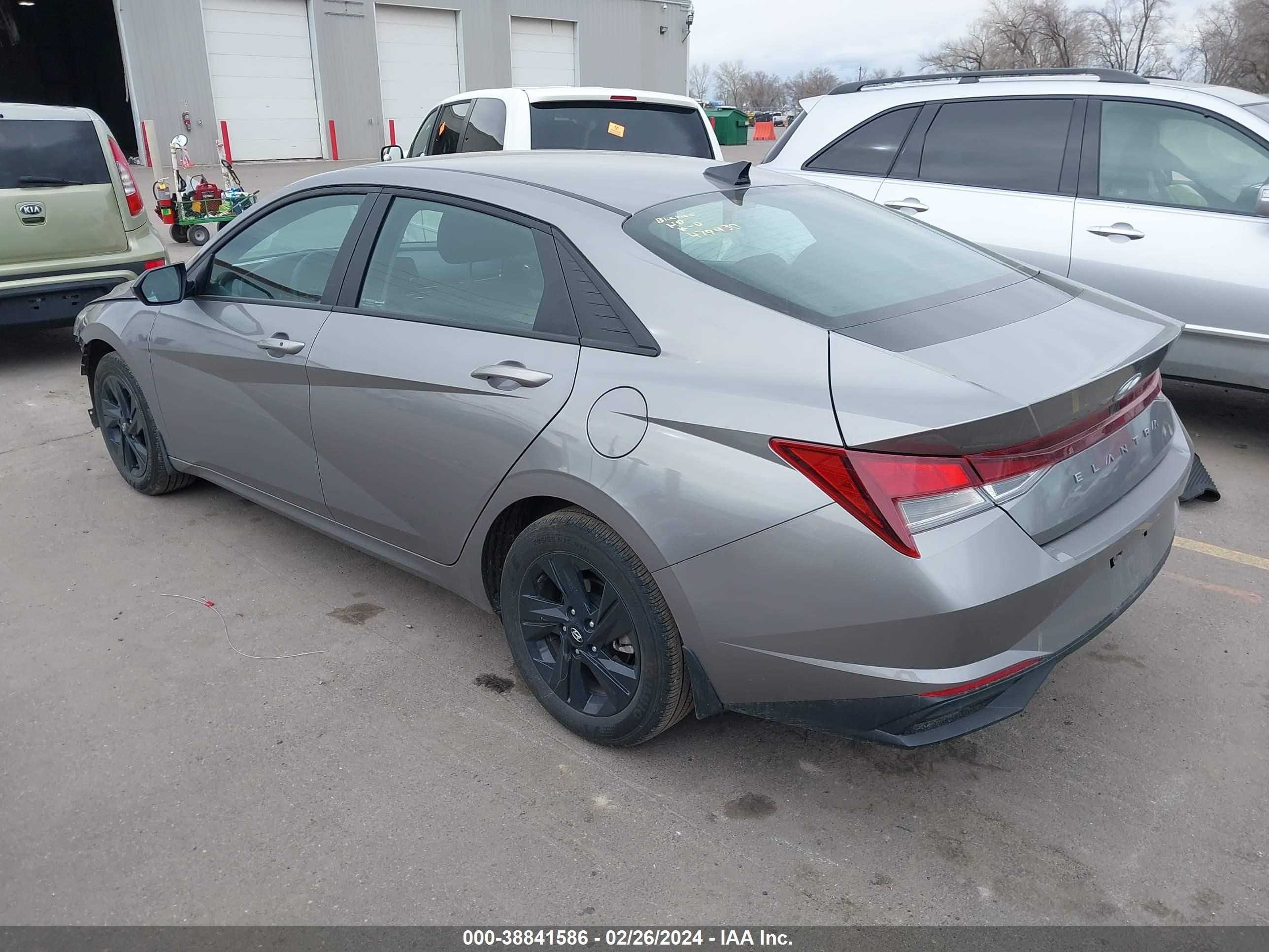 Photo 2 VIN: KMHLM4AG2PU479430 - HYUNDAI ELANTRA 