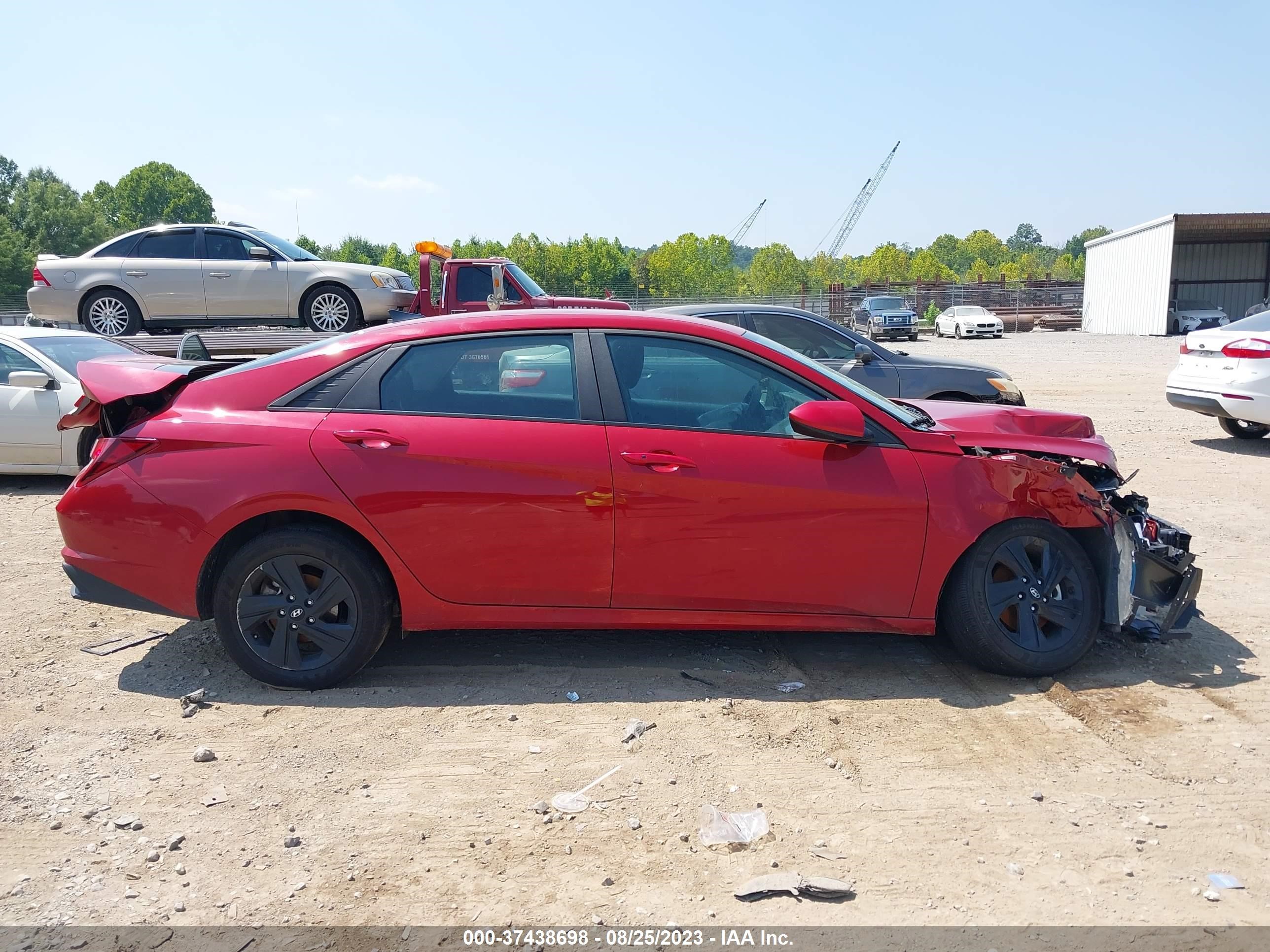 Photo 12 VIN: KMHLM4AG2PU486359 - HYUNDAI ELANTRA 