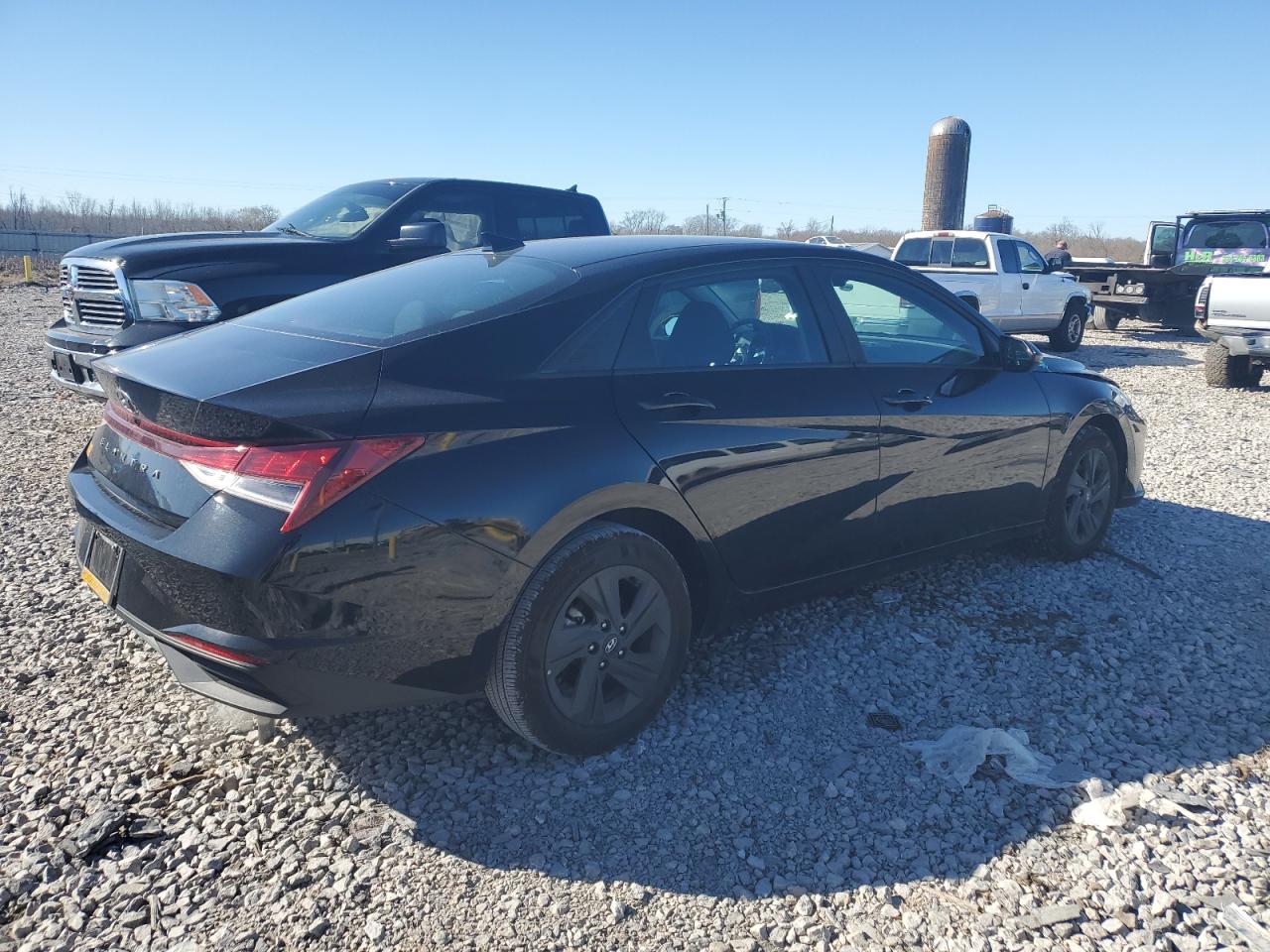 Photo 2 VIN: KMHLM4AG2PU630928 - HYUNDAI ELANTRA 