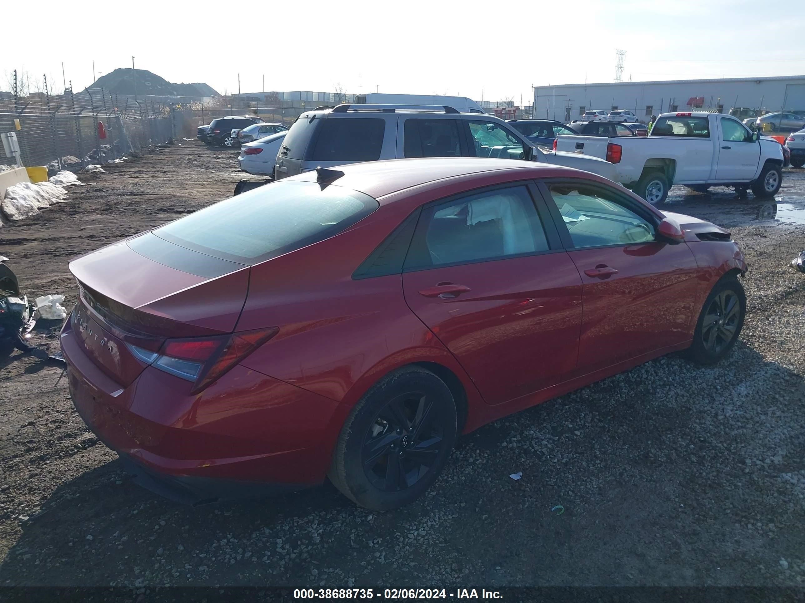 Photo 3 VIN: KMHLM4AG3NU273997 - HYUNDAI ELANTRA 