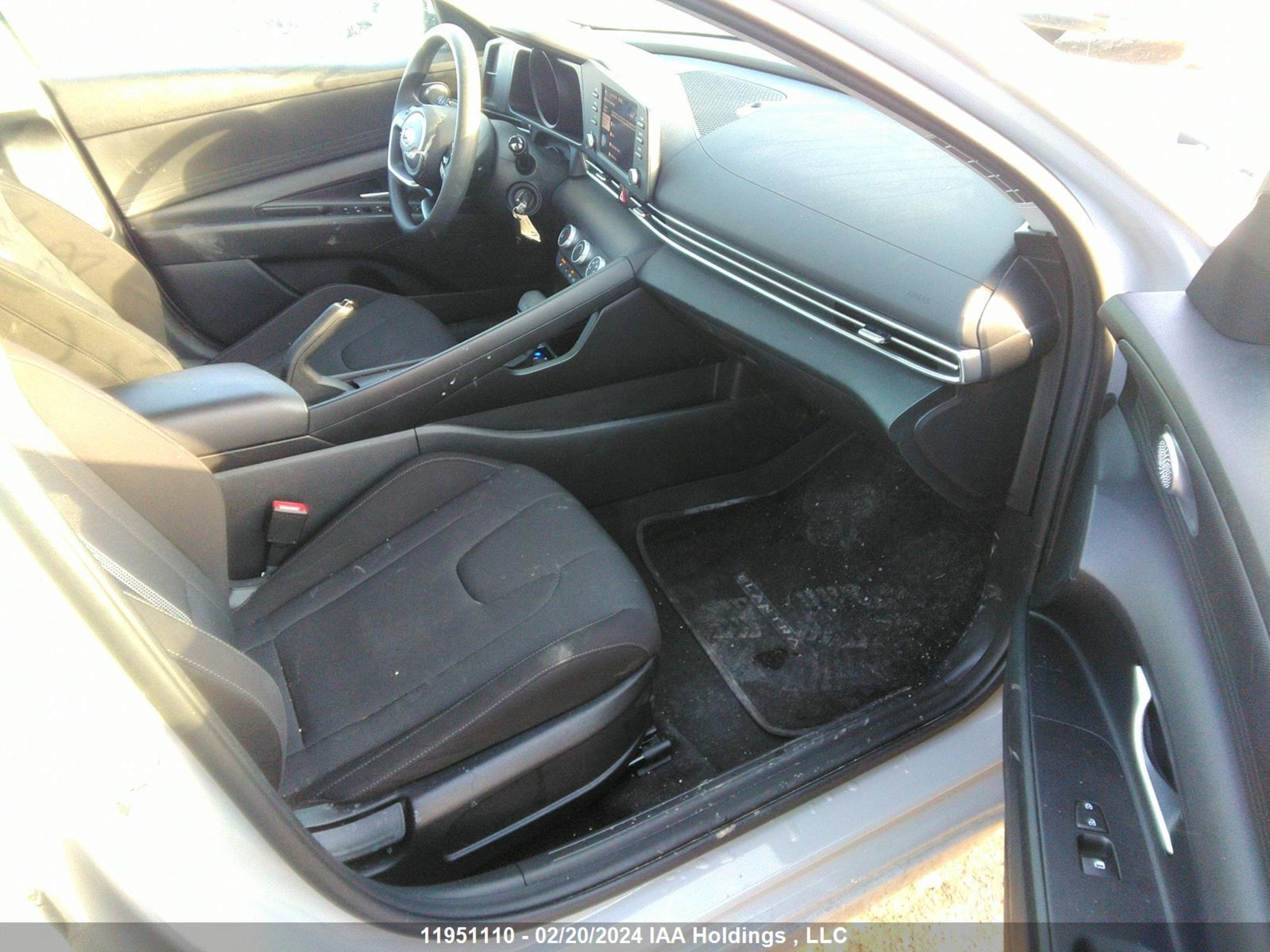 Photo 4 VIN: KMHLM4AG3NU301278 - HYUNDAI ELANTRA 