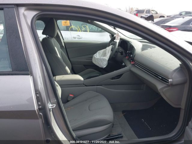 Photo 4 VIN: KMHLM4AG3PU589497 - HYUNDAI ELANTRA 