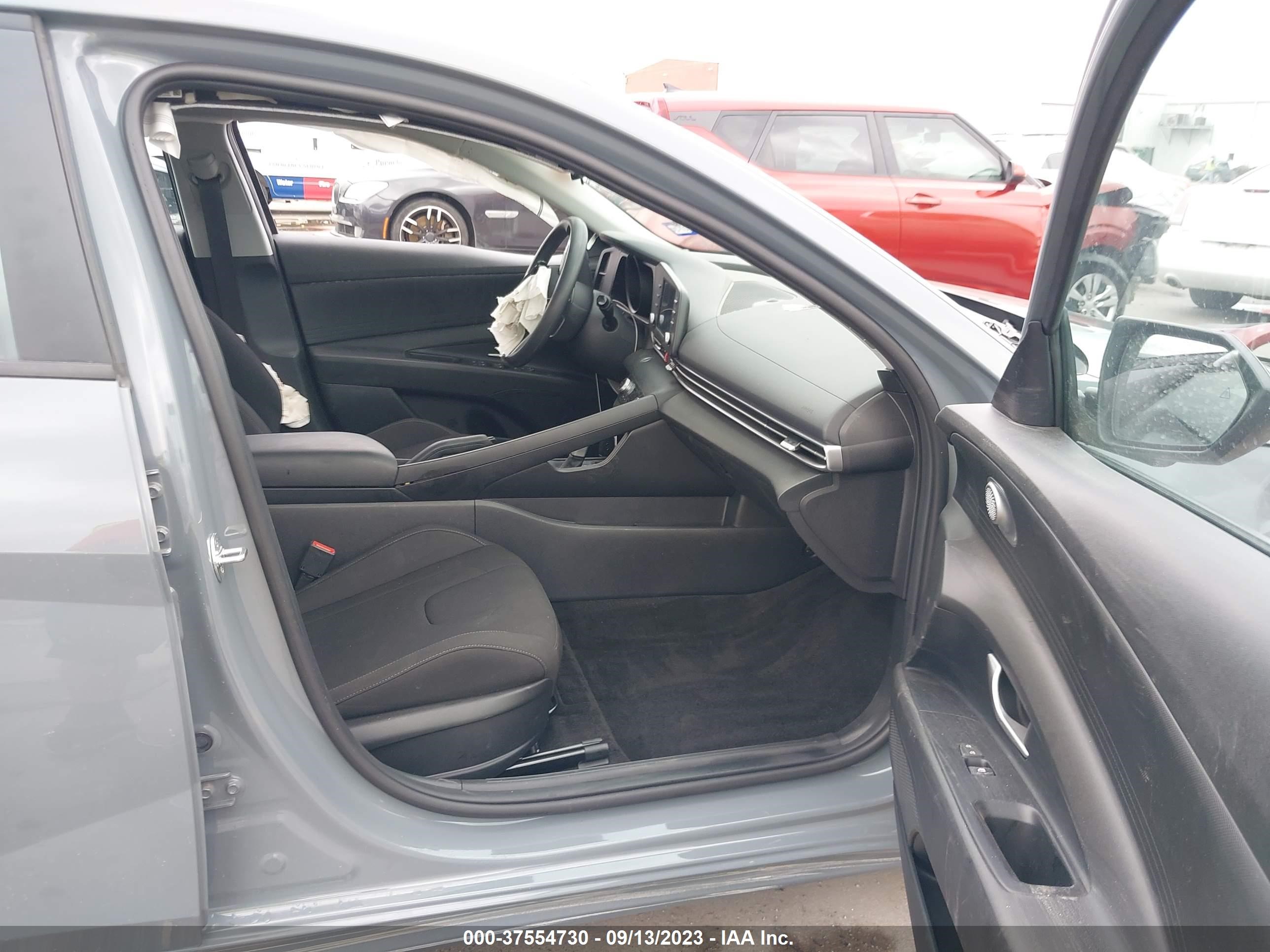 Photo 4 VIN: KMHLM4AG5NU352880 - HYUNDAI ELANTRA 