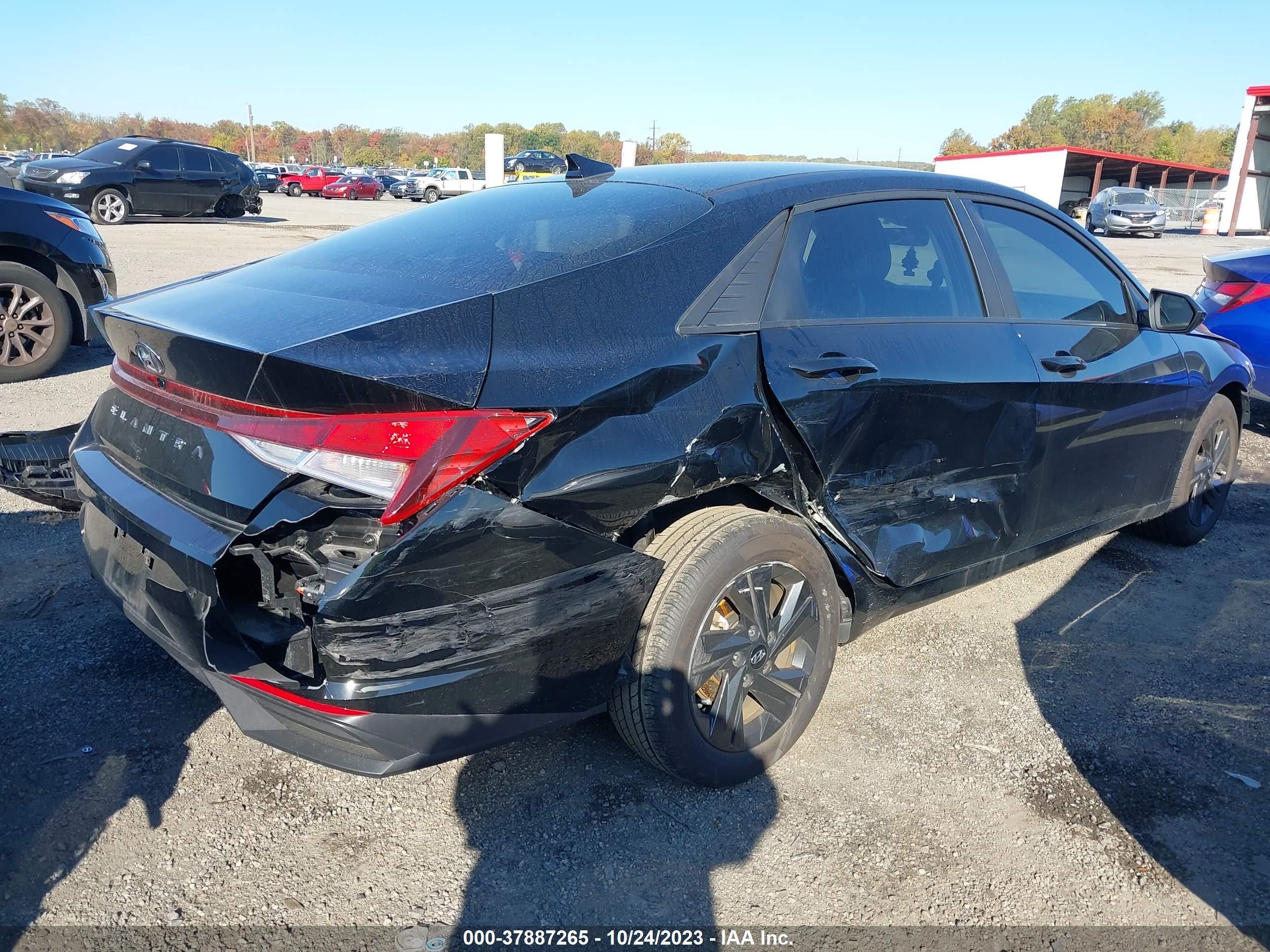 Photo 3 VIN: KMHLM4AG6PU392405 - HYUNDAI ELANTRA 