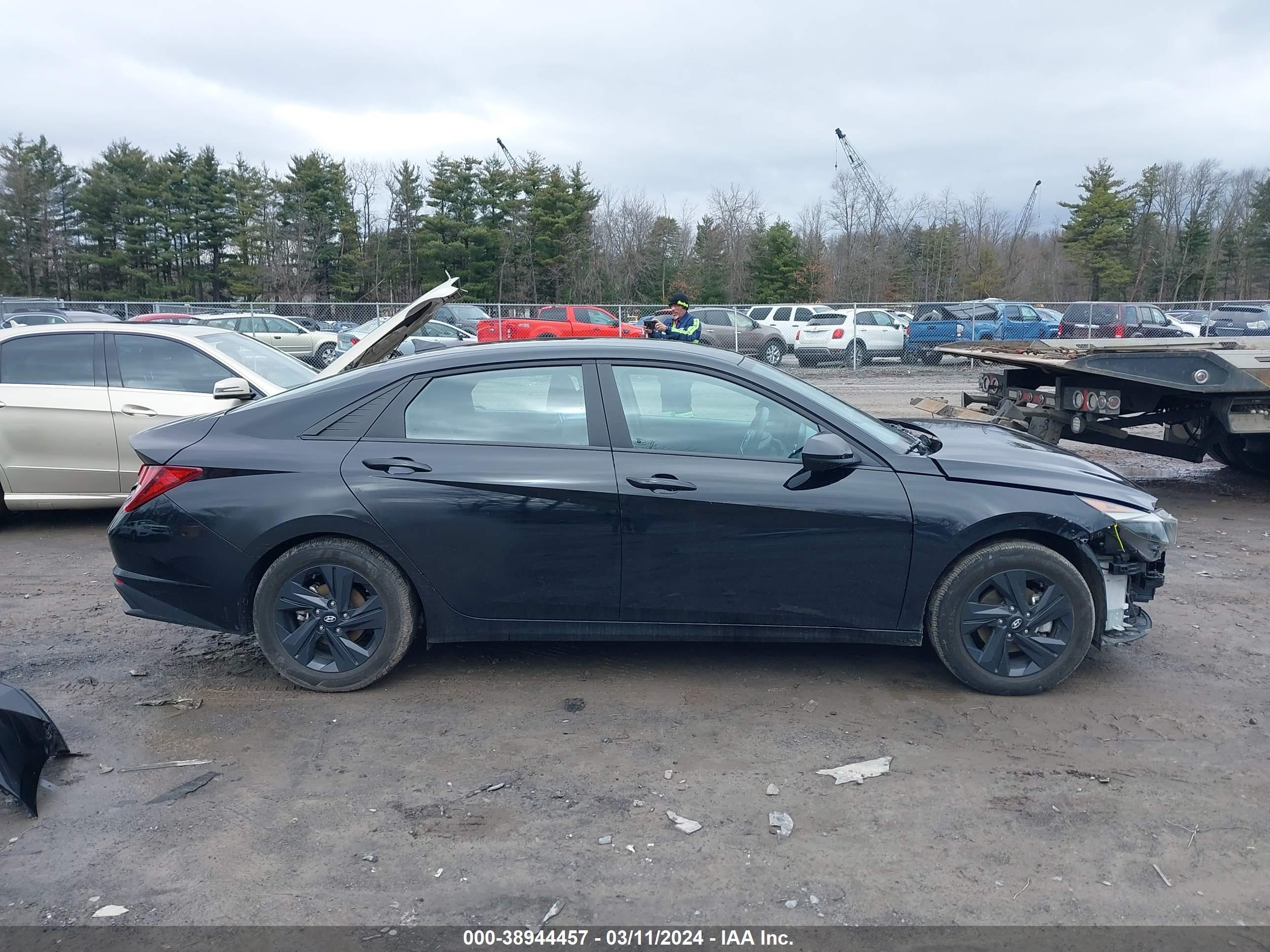 Photo 12 VIN: KMHLM4AG6PU432630 - HYUNDAI ELANTRA 