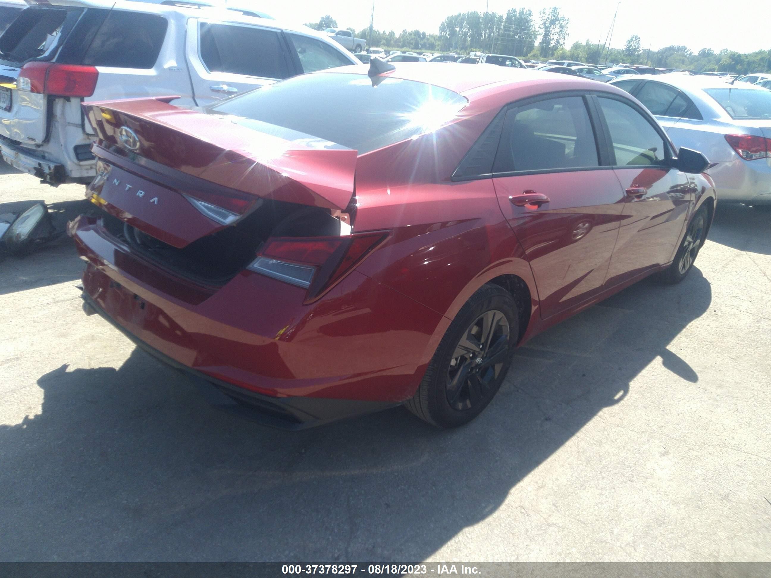 Photo 3 VIN: KMHLM4AG6PU499129 - HYUNDAI ELANTRA 