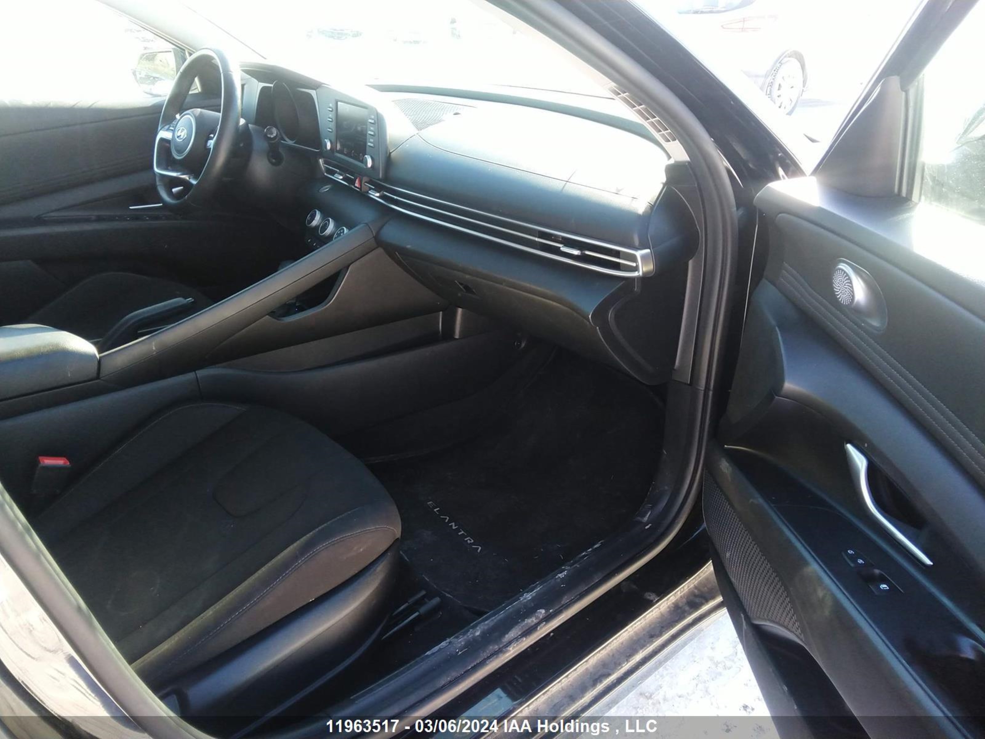 Photo 4 VIN: KMHLM4AG7MU167311 - HYUNDAI ELANTRA 