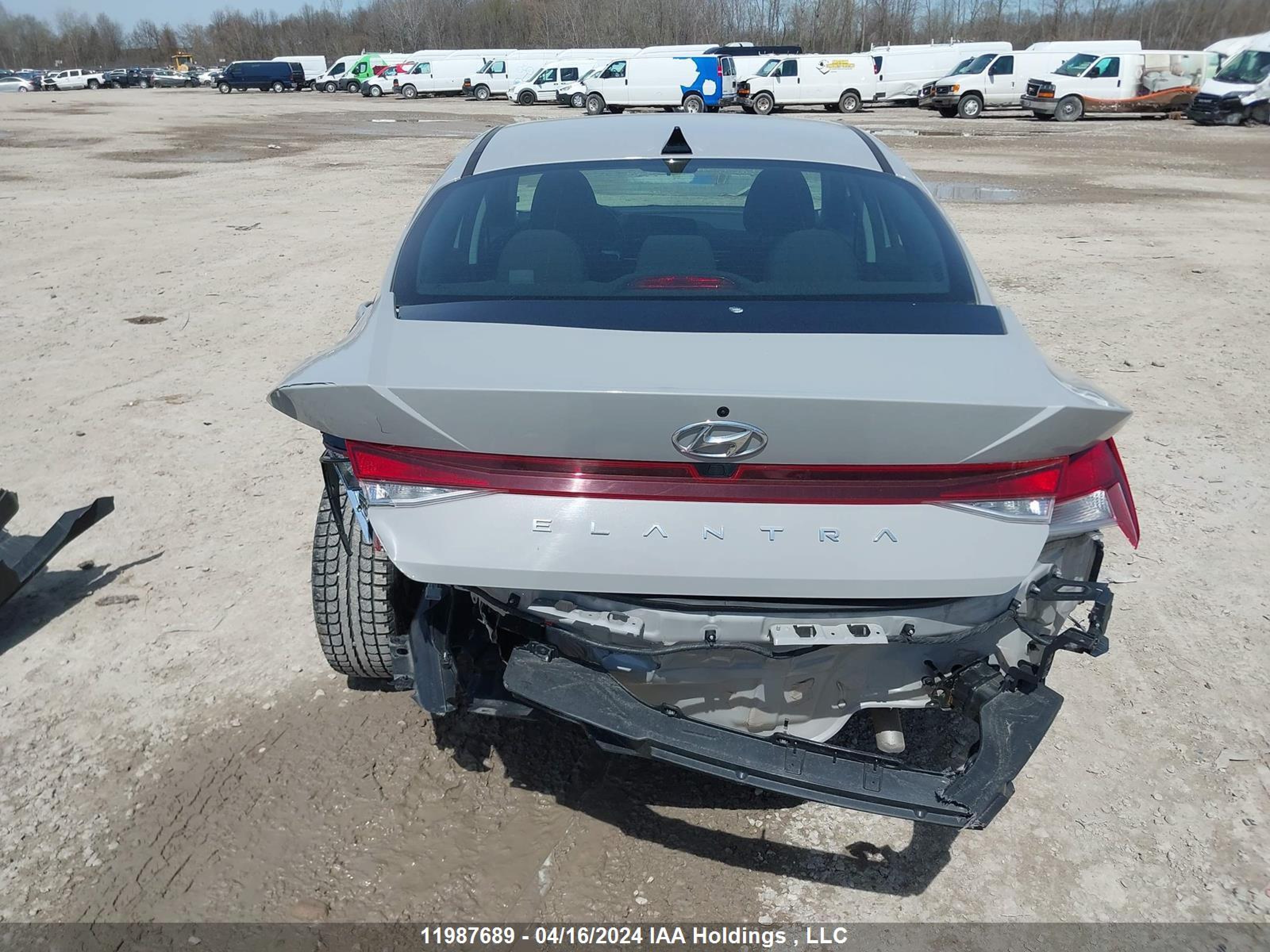 Photo 16 VIN: KMHLM4AG7NU315488 - HYUNDAI ELANTRA 