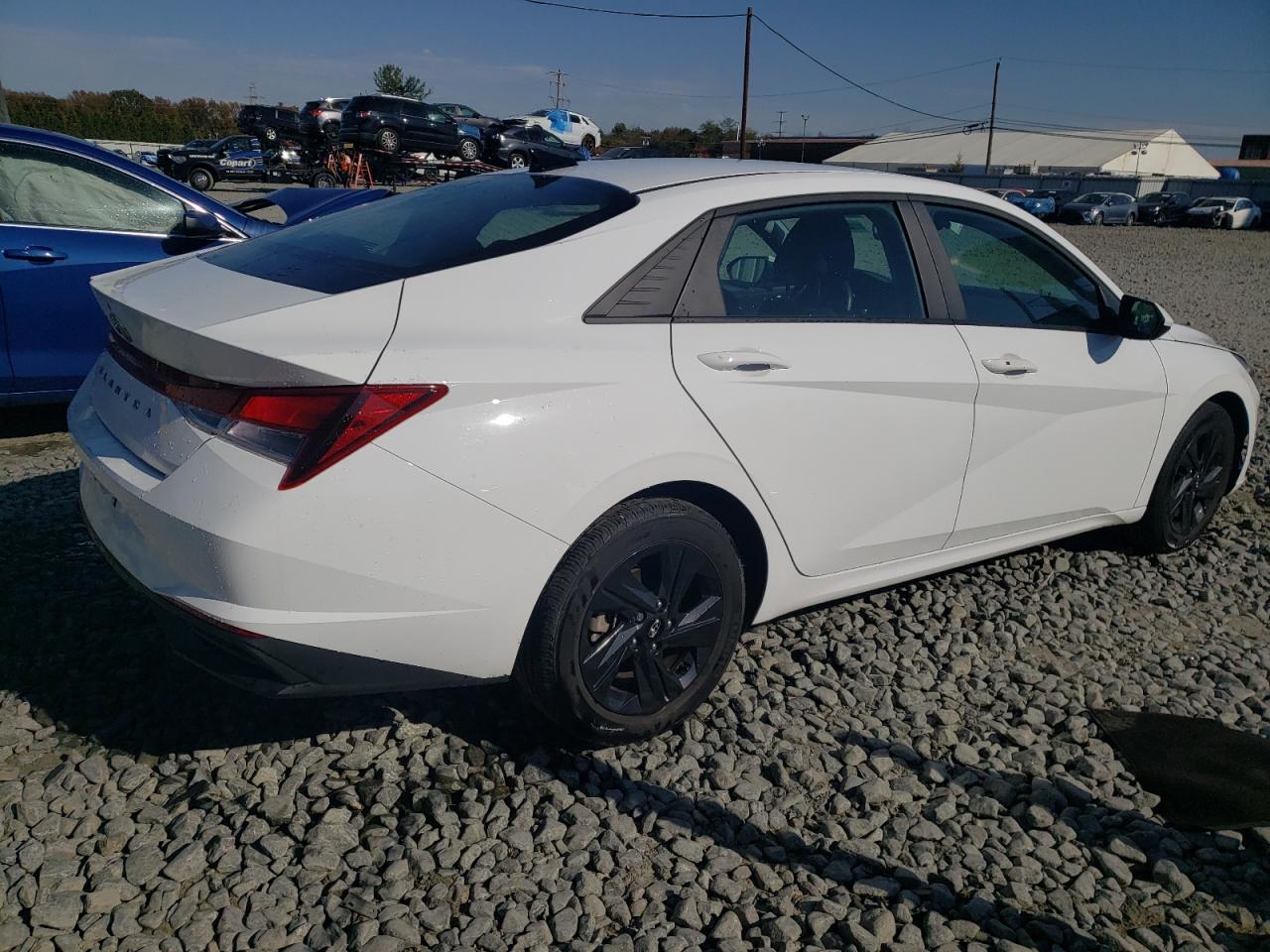 Photo 2 VIN: KMHLM4AG7NU325910 - HYUNDAI ELANTRA 