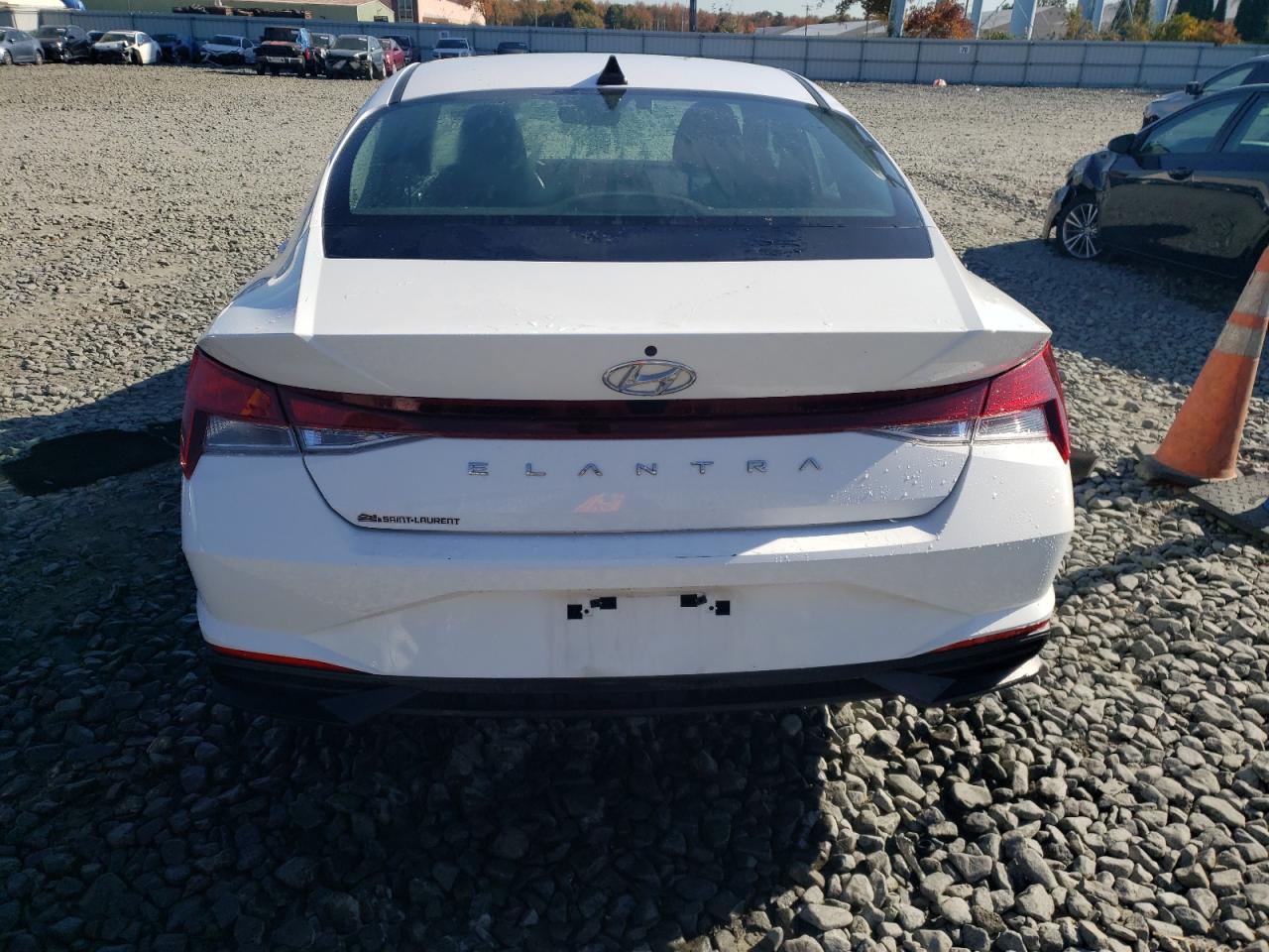 Photo 5 VIN: KMHLM4AG7NU325910 - HYUNDAI ELANTRA 