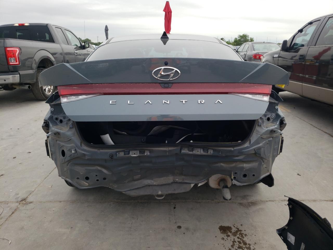 Photo 5 VIN: KMHLM4AG7NU339807 - HYUNDAI ELANTRA 