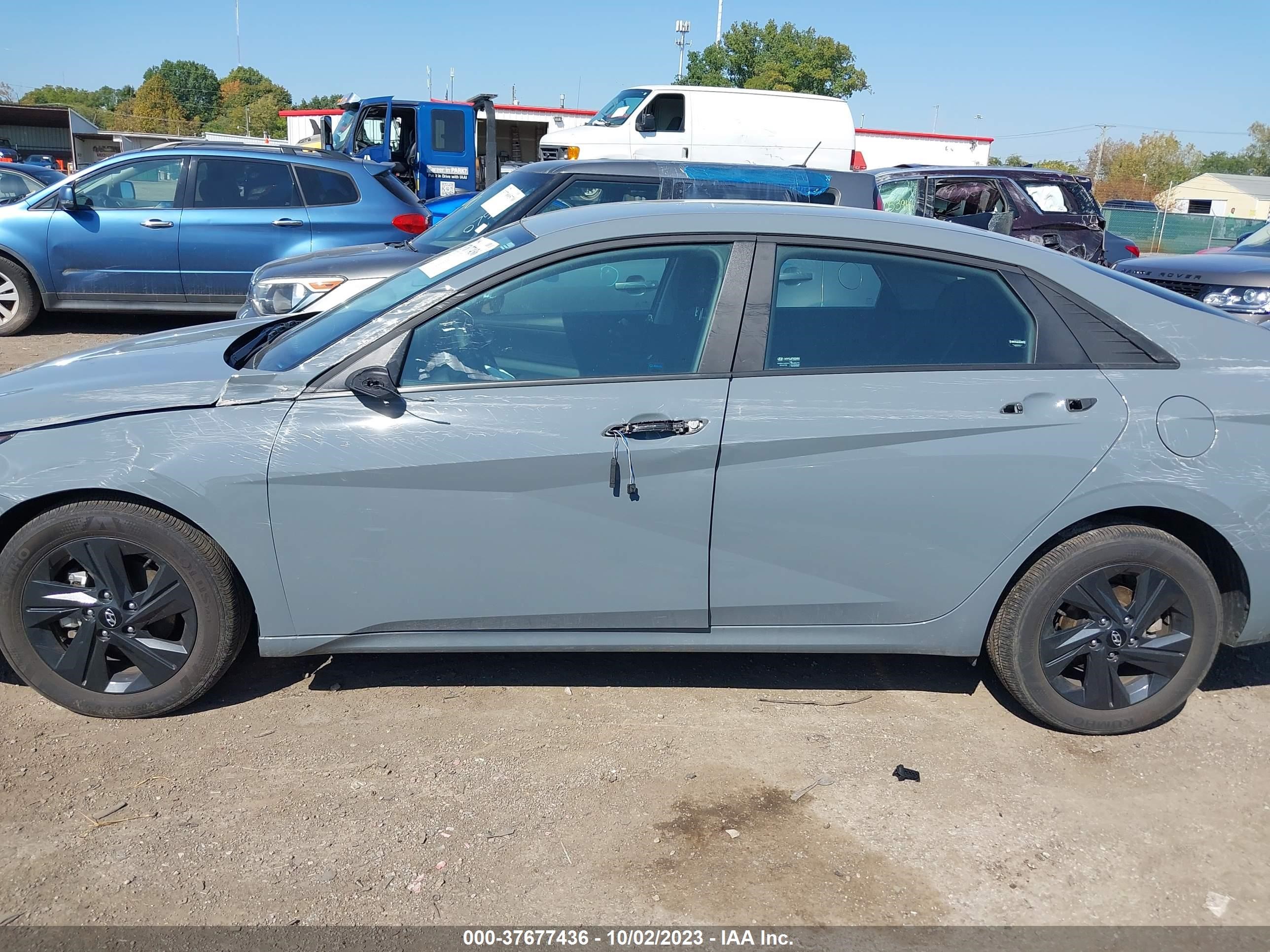 Photo 13 VIN: KMHLM4AG7NU349575 - HYUNDAI ELANTRA 