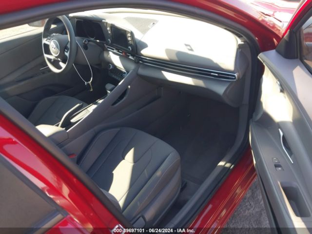 Photo 4 VIN: KMHLM4AG7PU448836 - HYUNDAI ELANTRA 