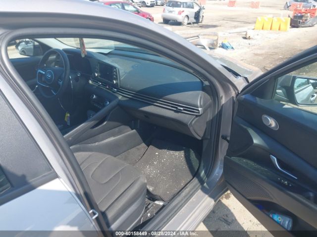 Photo 4 VIN: KMHLM4AG7PU550850 - HYUNDAI ELANTRA 