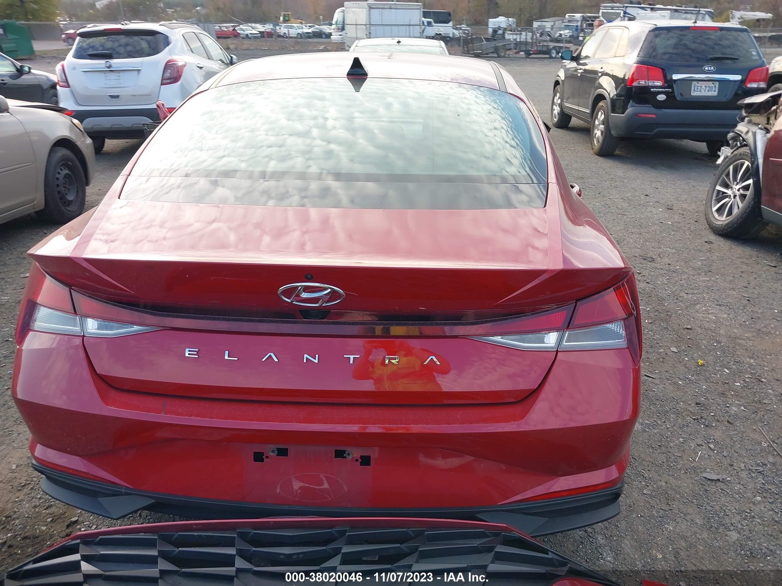 Photo 16 VIN: KMHLM4AG8MU192220 - HYUNDAI ELANTRA 