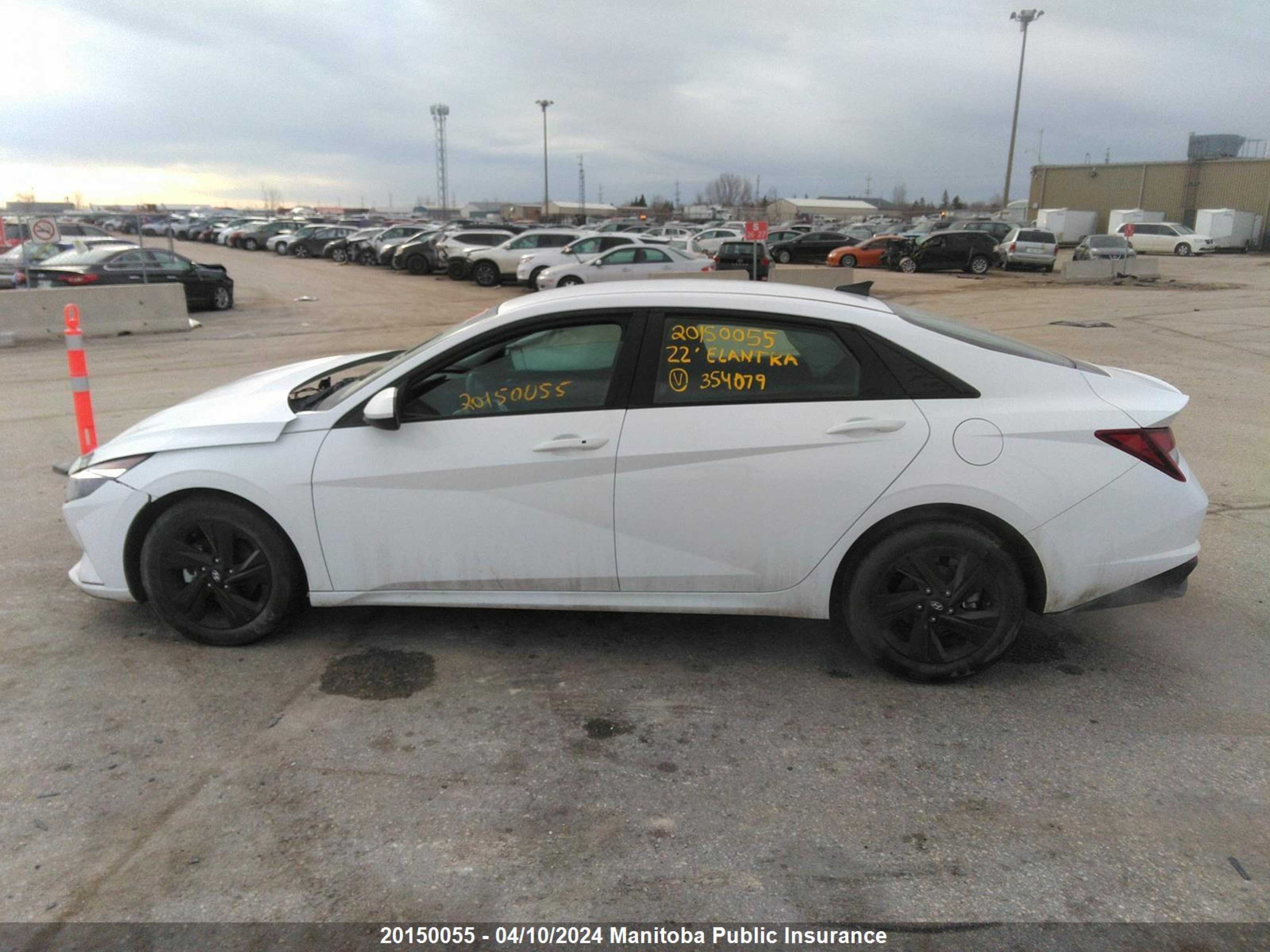 Photo 13 VIN: KMHLM4AG9NU354079 - HYUNDAI ELANTRA 