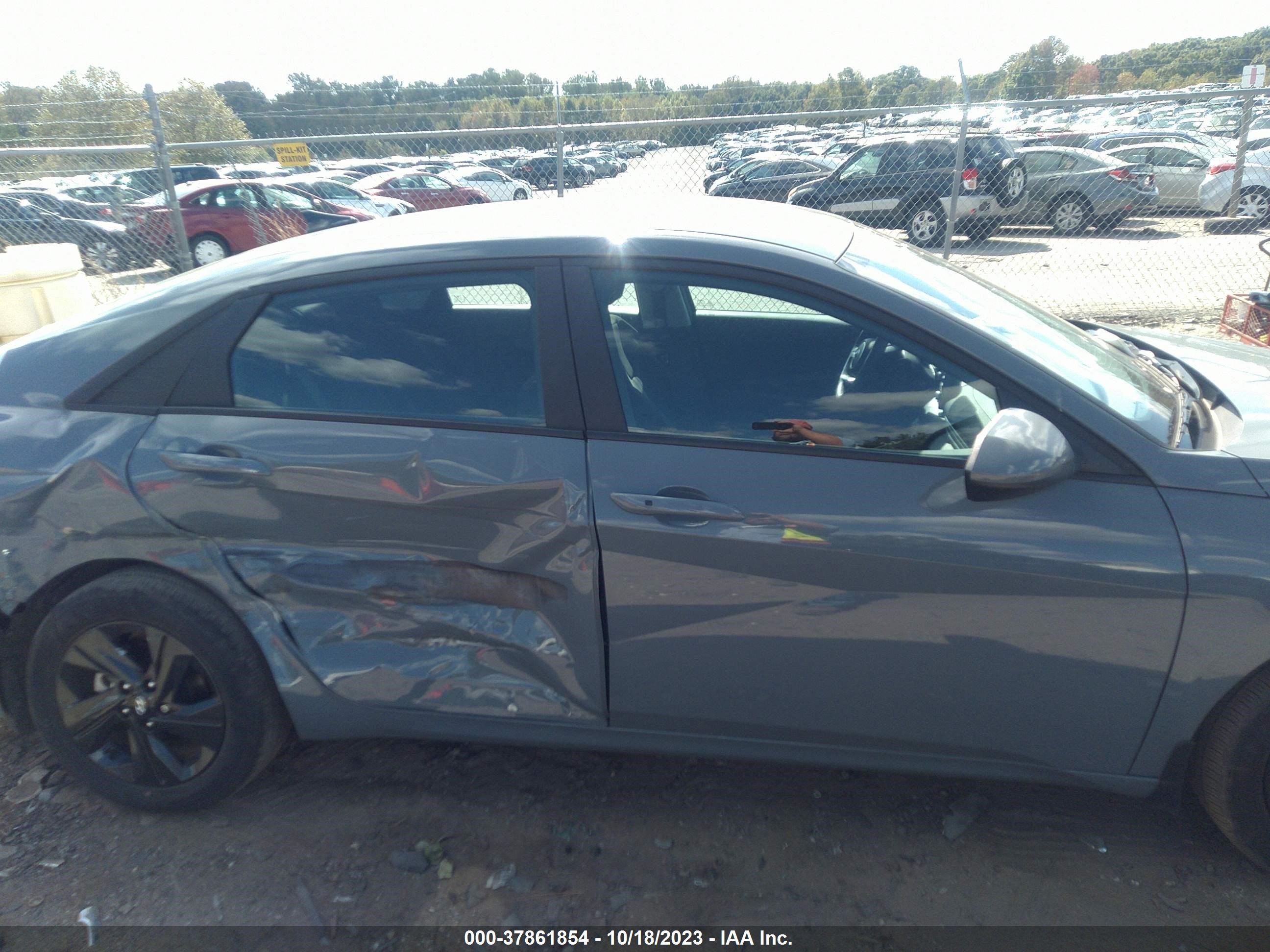 Photo 12 VIN: KMHLM4AG9PU426465 - HYUNDAI ELANTRA 