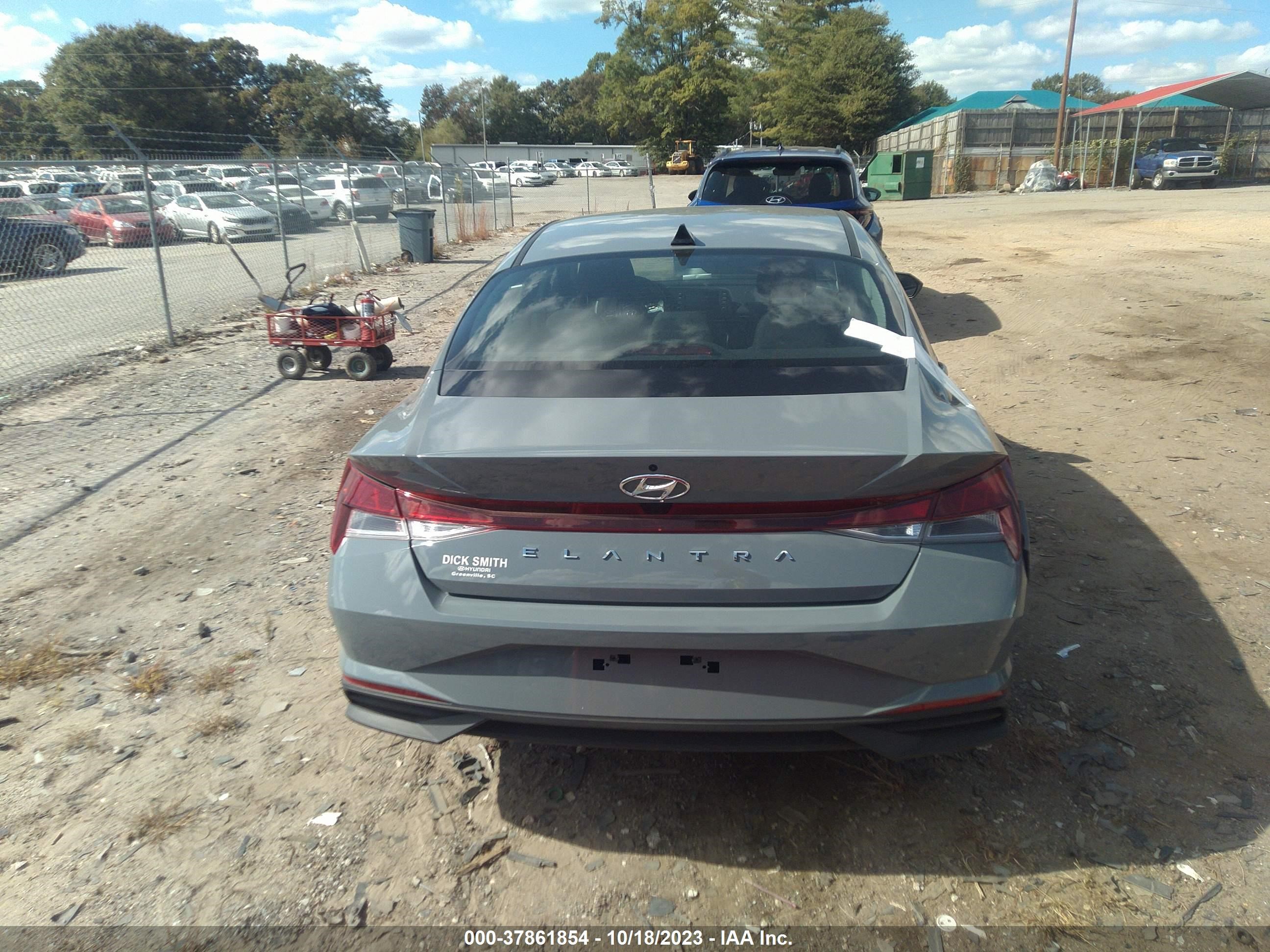 Photo 15 VIN: KMHLM4AG9PU426465 - HYUNDAI ELANTRA 