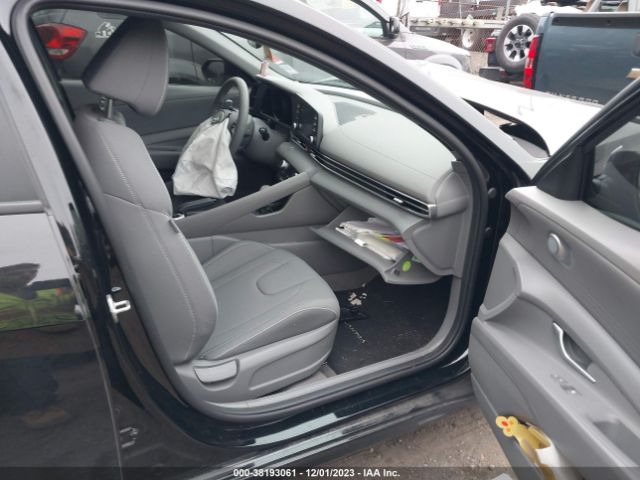 Photo 4 VIN: KMHLM4AG9PU519969 - HYUNDAI ELANTRA 