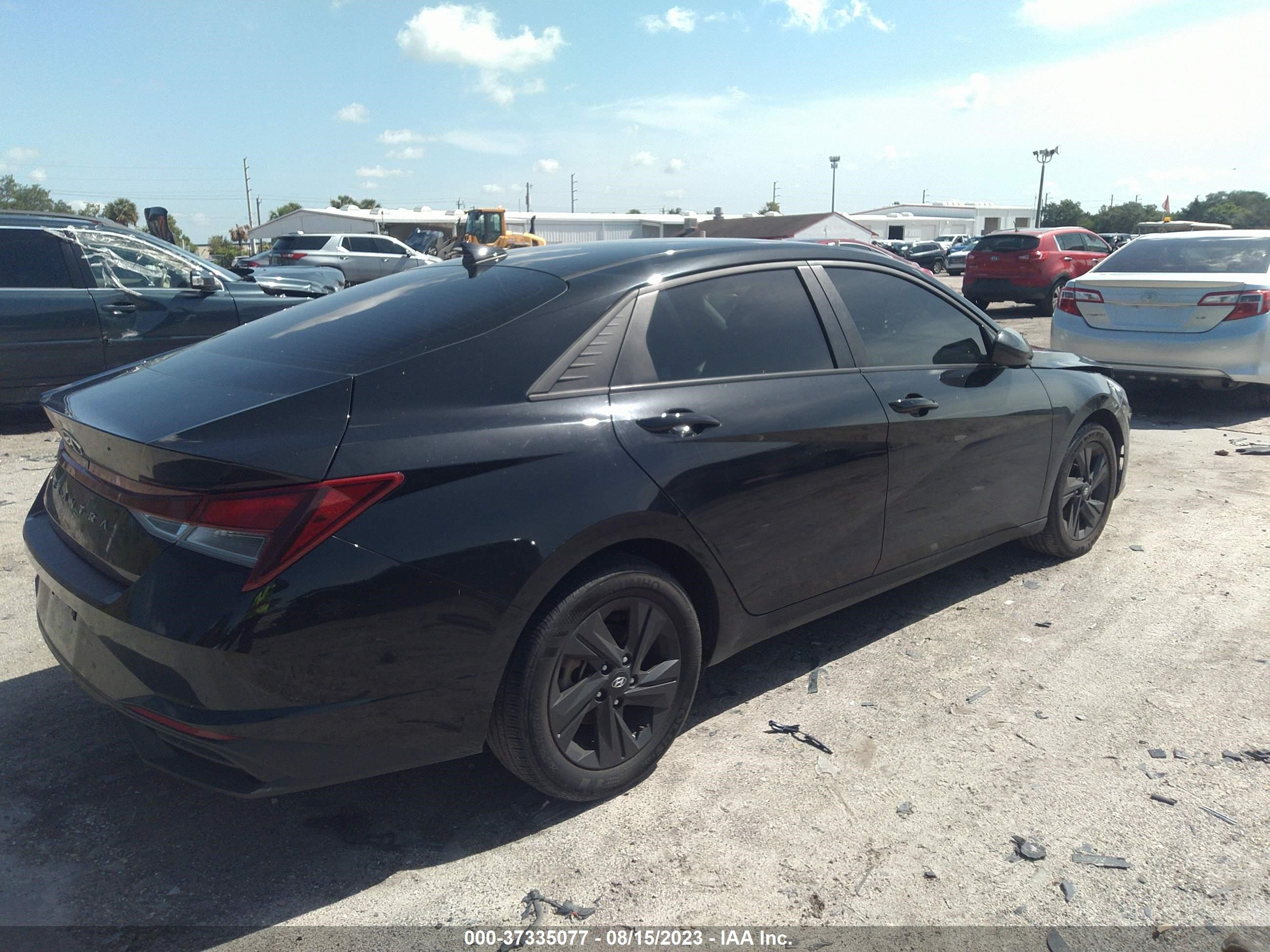 Photo 3 VIN: KMHLM4AGXNU248871 - HYUNDAI ELANTRA 