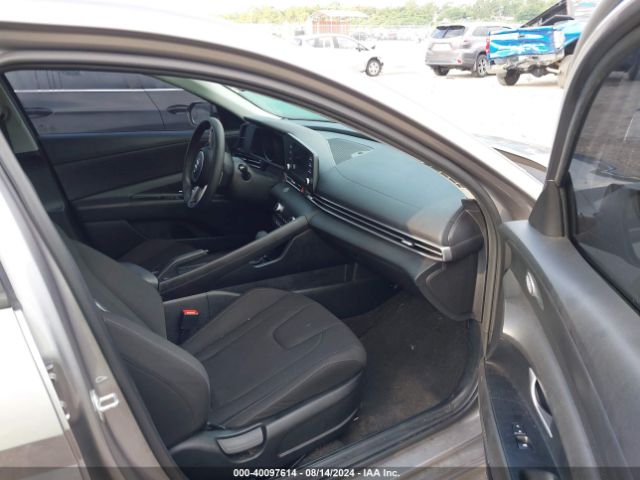 Photo 4 VIN: KMHLM4AGXPU435479 - HYUNDAI ELANTRA 