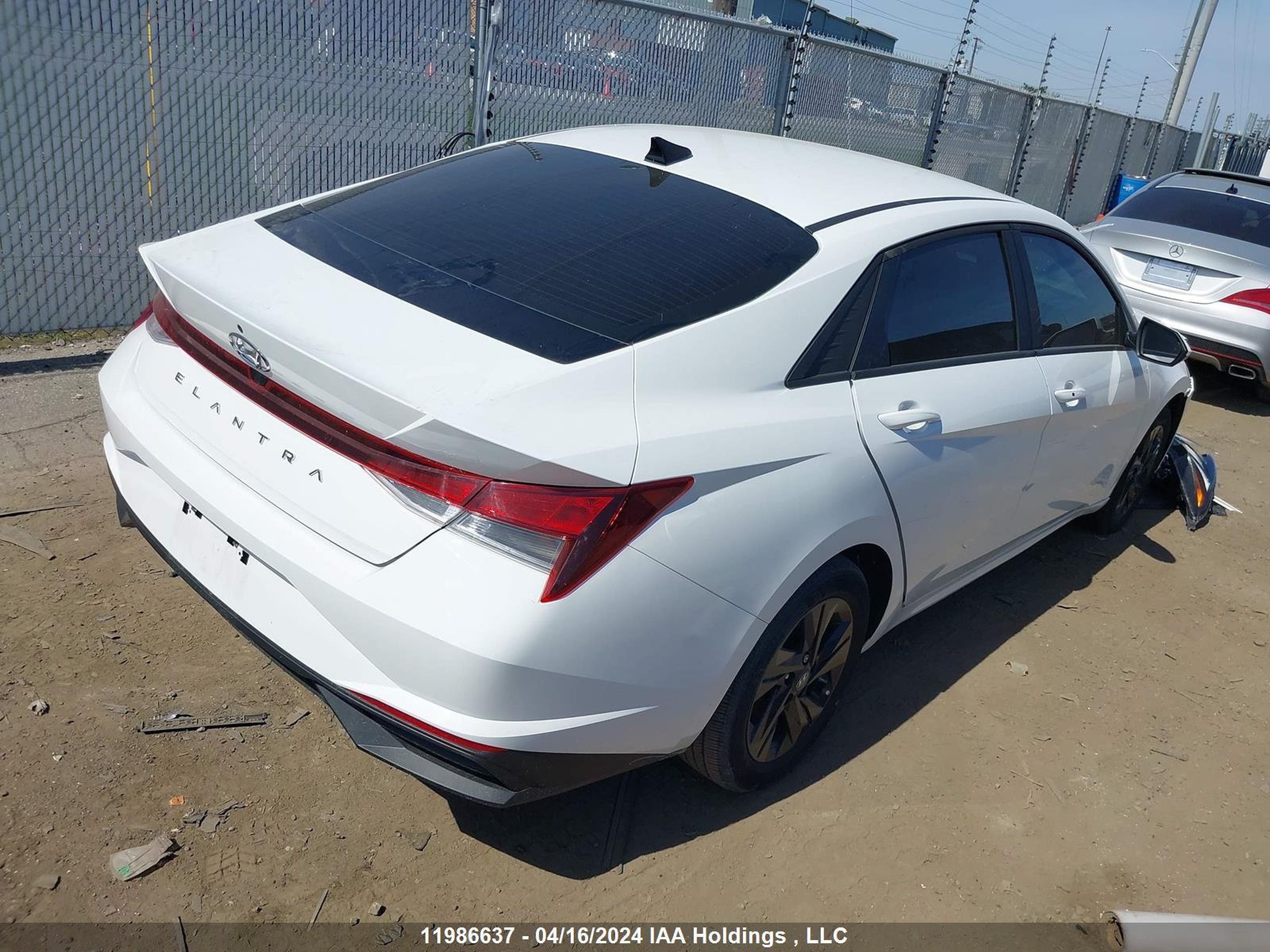 Photo 3 VIN: KMHLM4AGXPU531659 - HYUNDAI ELANTRA 