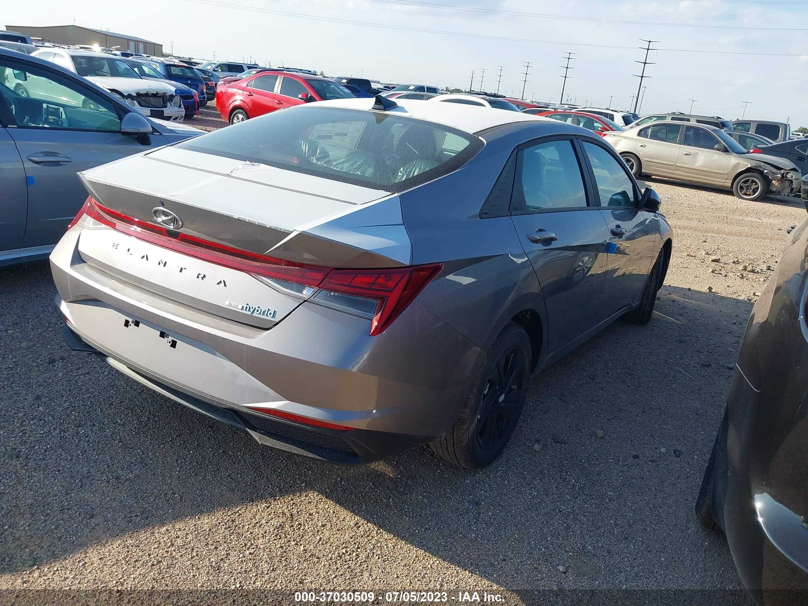 Photo 3 VIN: KMHLM4AJ0PU069205 - HYUNDAI ELANTRA 