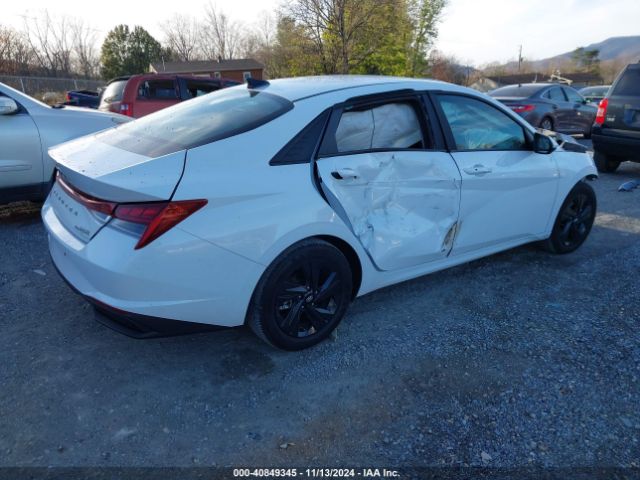 Photo 3 VIN: KMHLM4AJ0PU082620 - HYUNDAI ELANTRA 