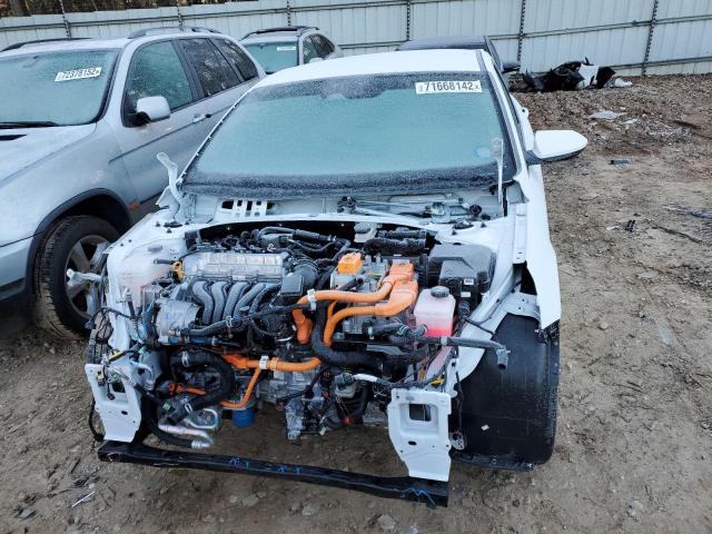 Photo 4 VIN: KMHLM4AJ3NU031738 - HYUNDAI ELANTRA BL 