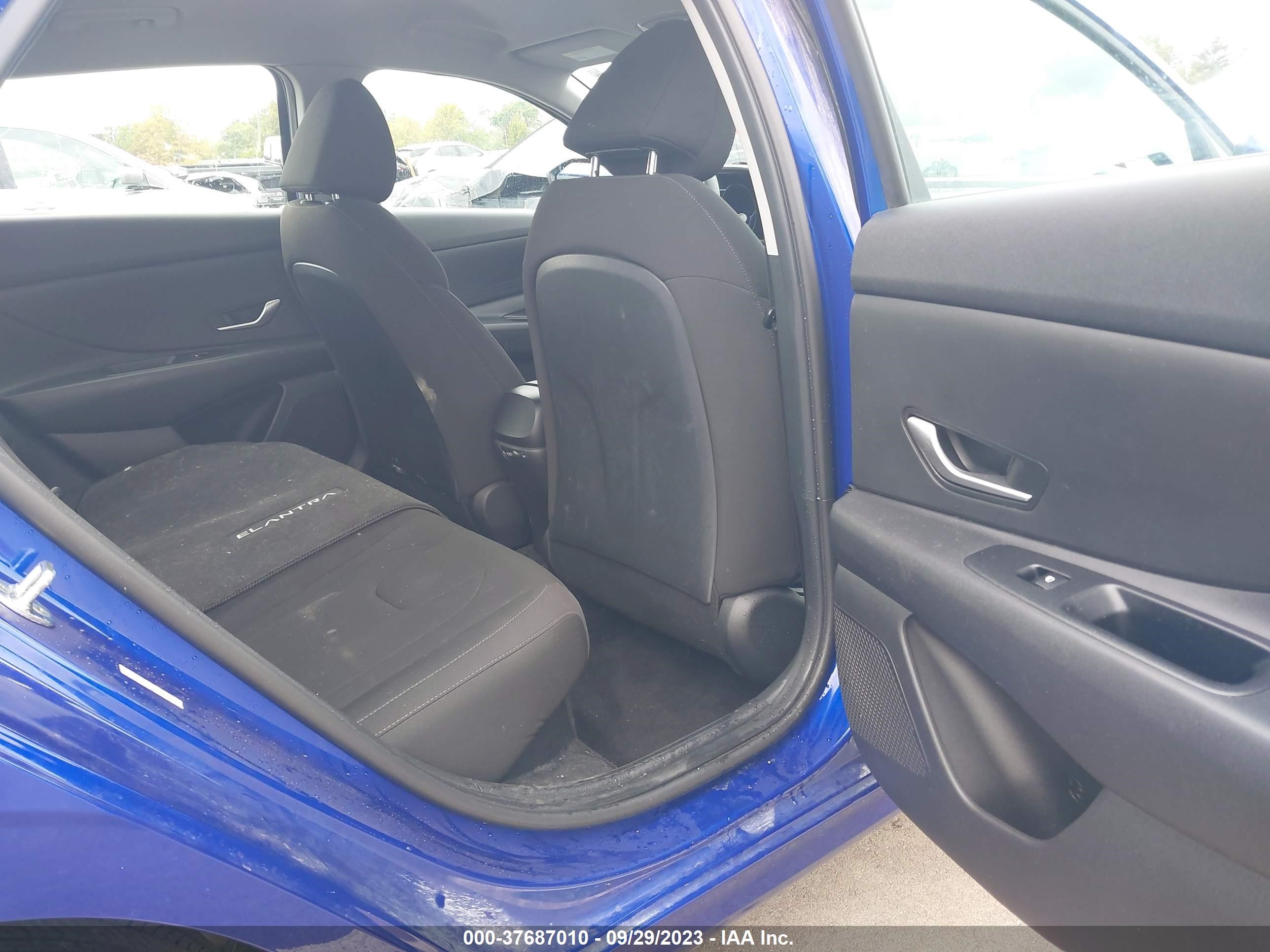 Photo 7 VIN: KMHLM4AJ8PU047825 - HYUNDAI ELANTRA 