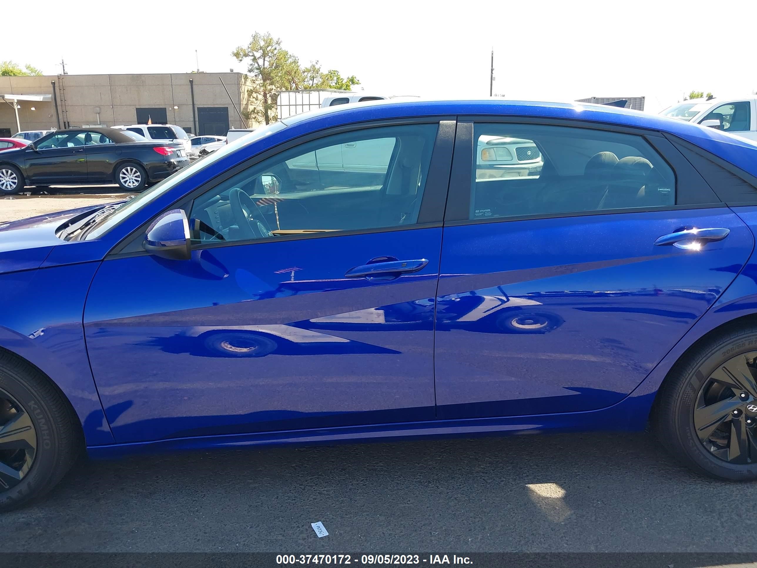 Photo 13 VIN: KMHLM4AJXPU051584 - HYUNDAI ELANTRA 