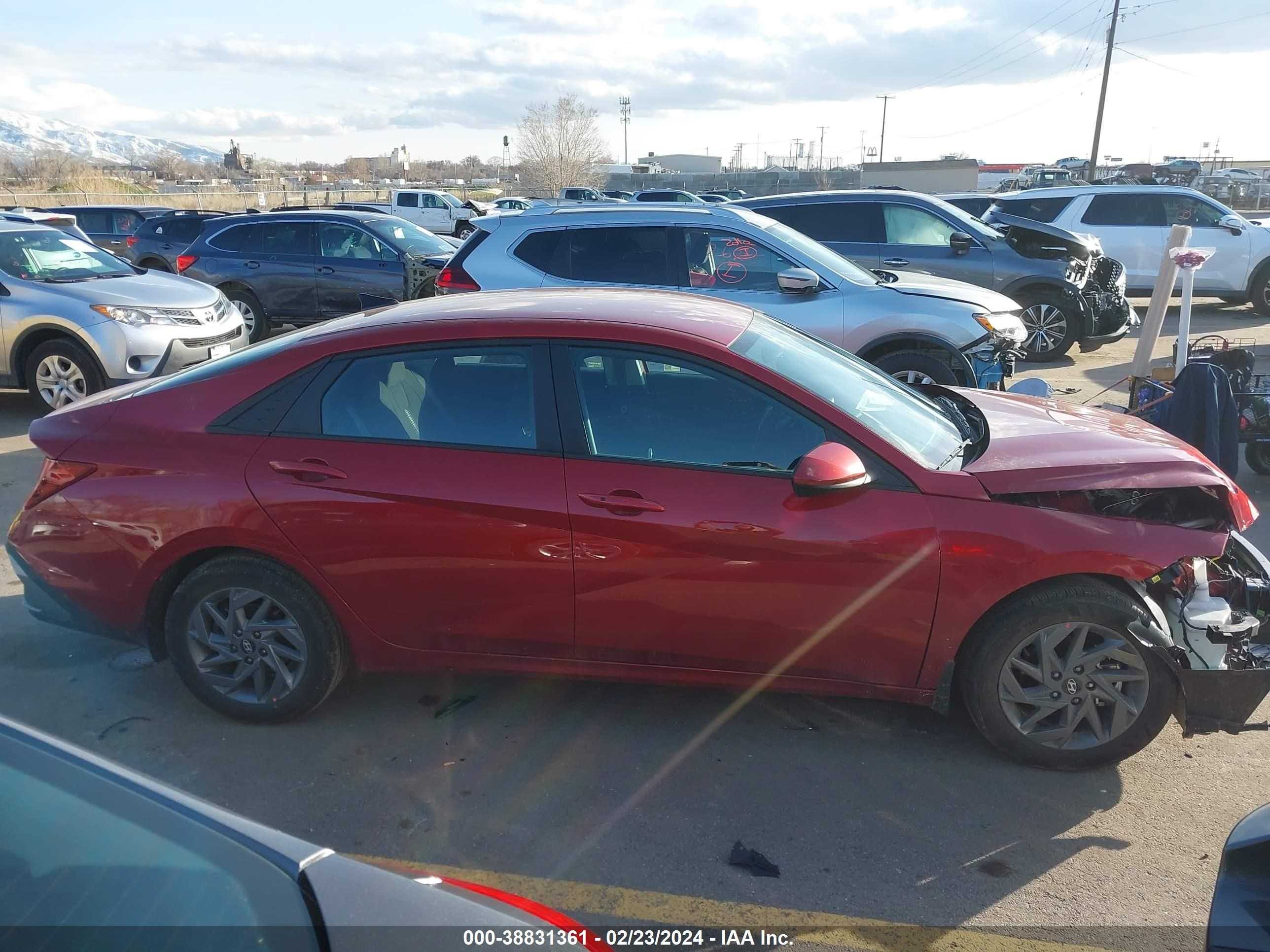 Photo 13 VIN: KMHLM4DG0RU676997 - HYUNDAI ELANTRA 