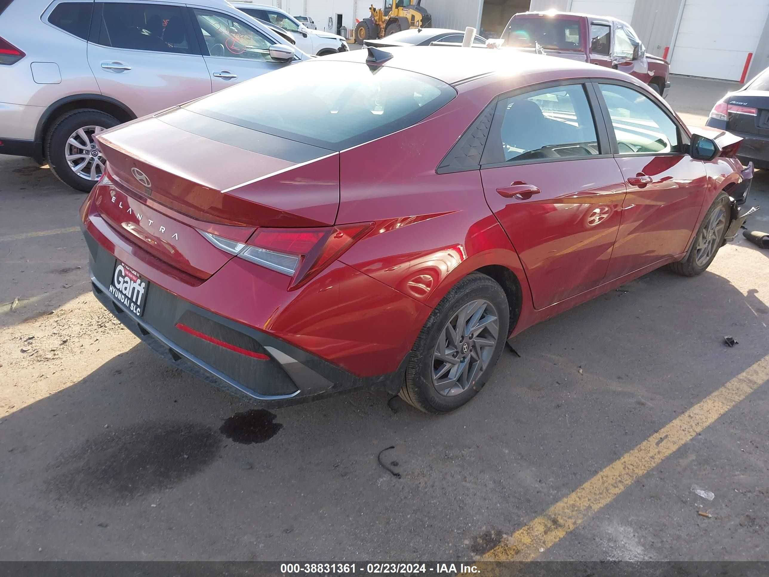 Photo 3 VIN: KMHLM4DG0RU676997 - HYUNDAI ELANTRA 