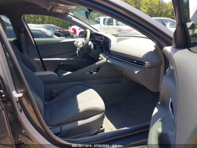 Photo 4 VIN: KMHLM4DG2RU657500 - HYUNDAI ELANTRA 