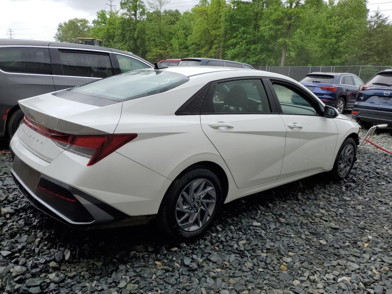 Photo 2 VIN: KMHLM4DG3RU655996 - HYUNDAI ELANTRA 