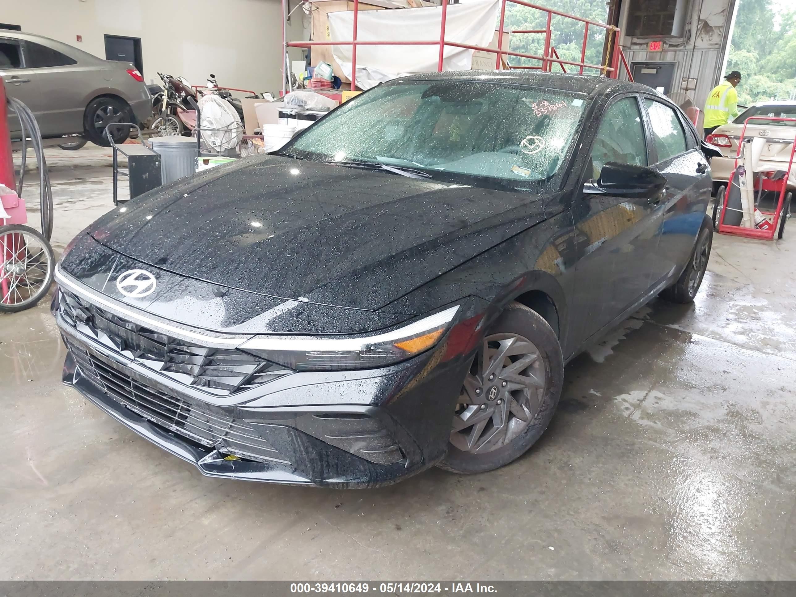 Photo 1 VIN: KMHLM4DG3RU682910 - HYUNDAI ELANTRA 