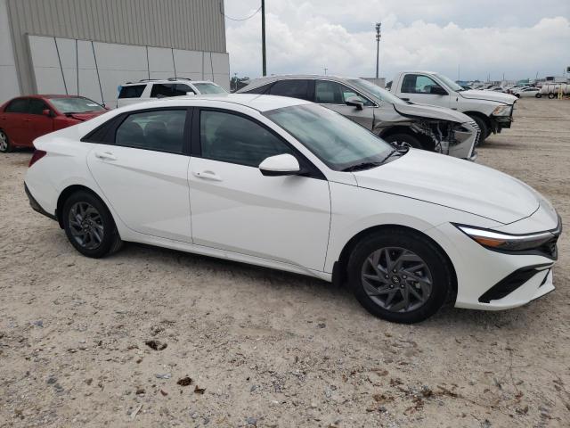 Photo 3 VIN: KMHLM4DGXRU706278 - HYUNDAI ELANTRA SE 