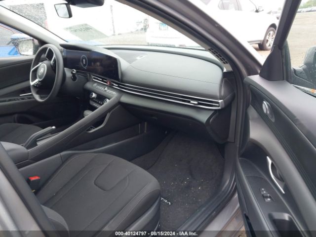 Photo 4 VIN: KMHLM4DGXRU712517 - HYUNDAI ELANTRA 