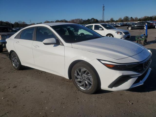 Photo 3 VIN: KMHLM4DGXRU734937 - HYUNDAI ELANTRA SE 