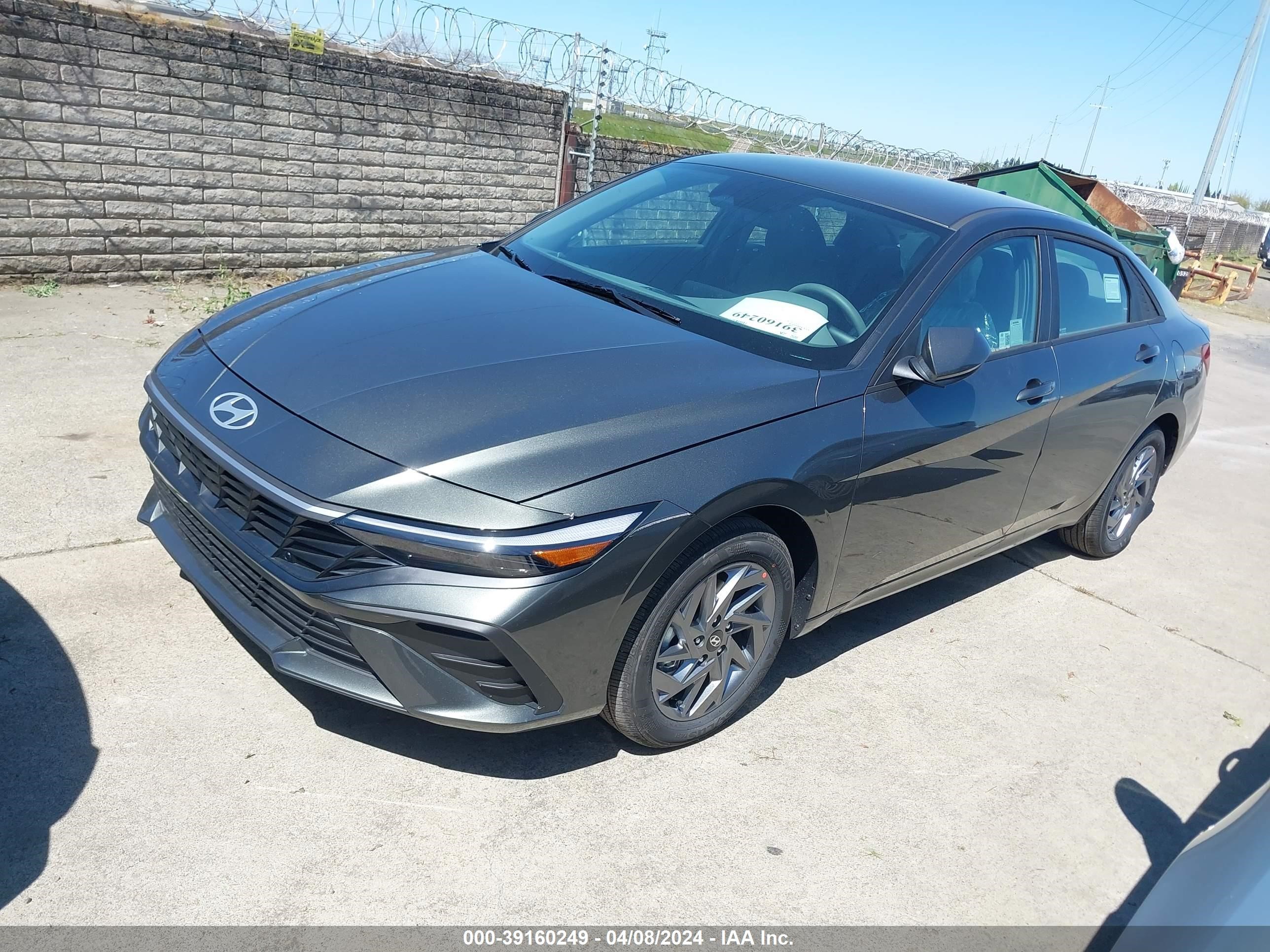 Photo 1 VIN: KMHLM4DJ0RU103450 - HYUNDAI ELANTRA 