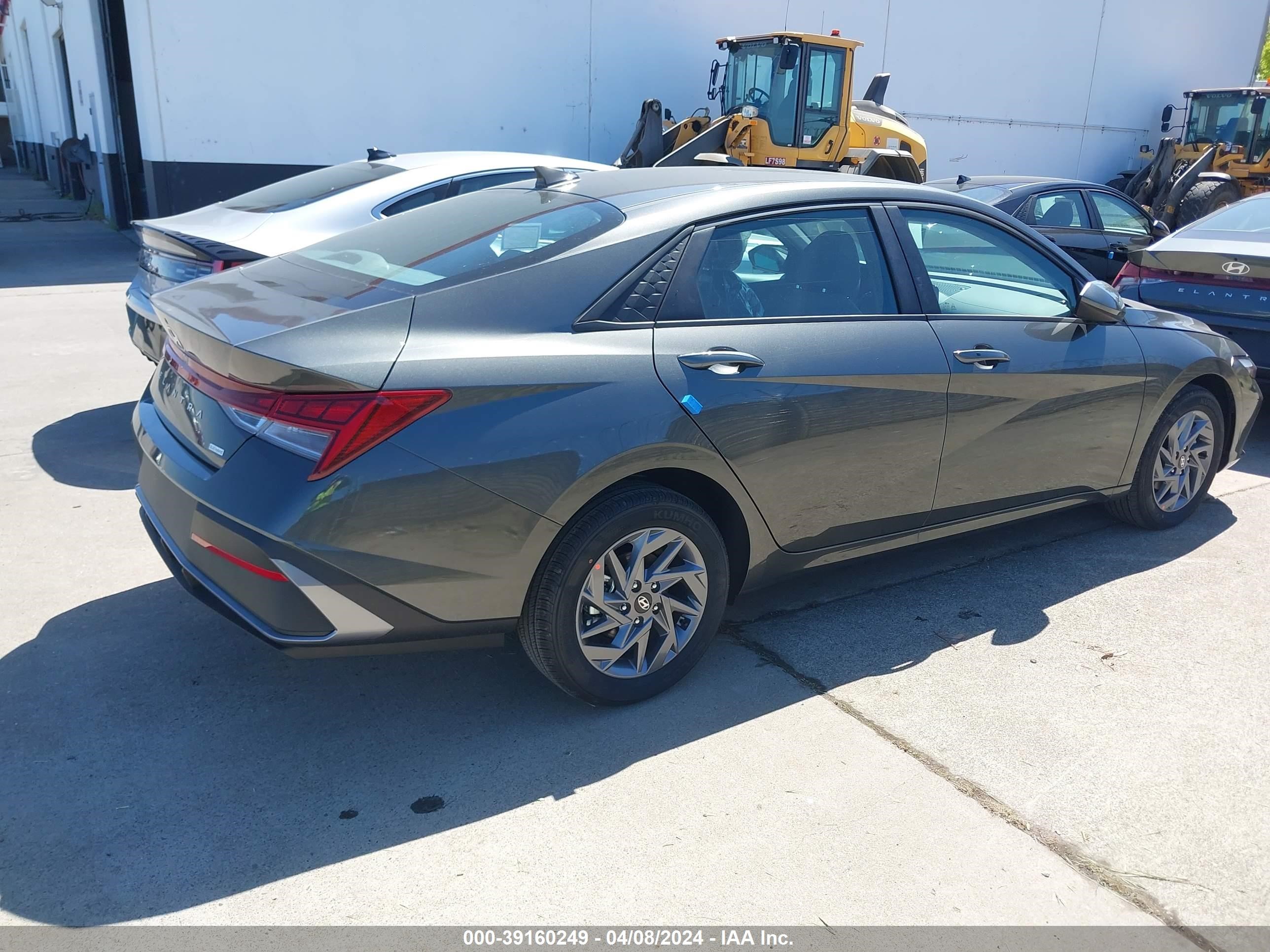 Photo 3 VIN: KMHLM4DJ0RU103450 - HYUNDAI ELANTRA 